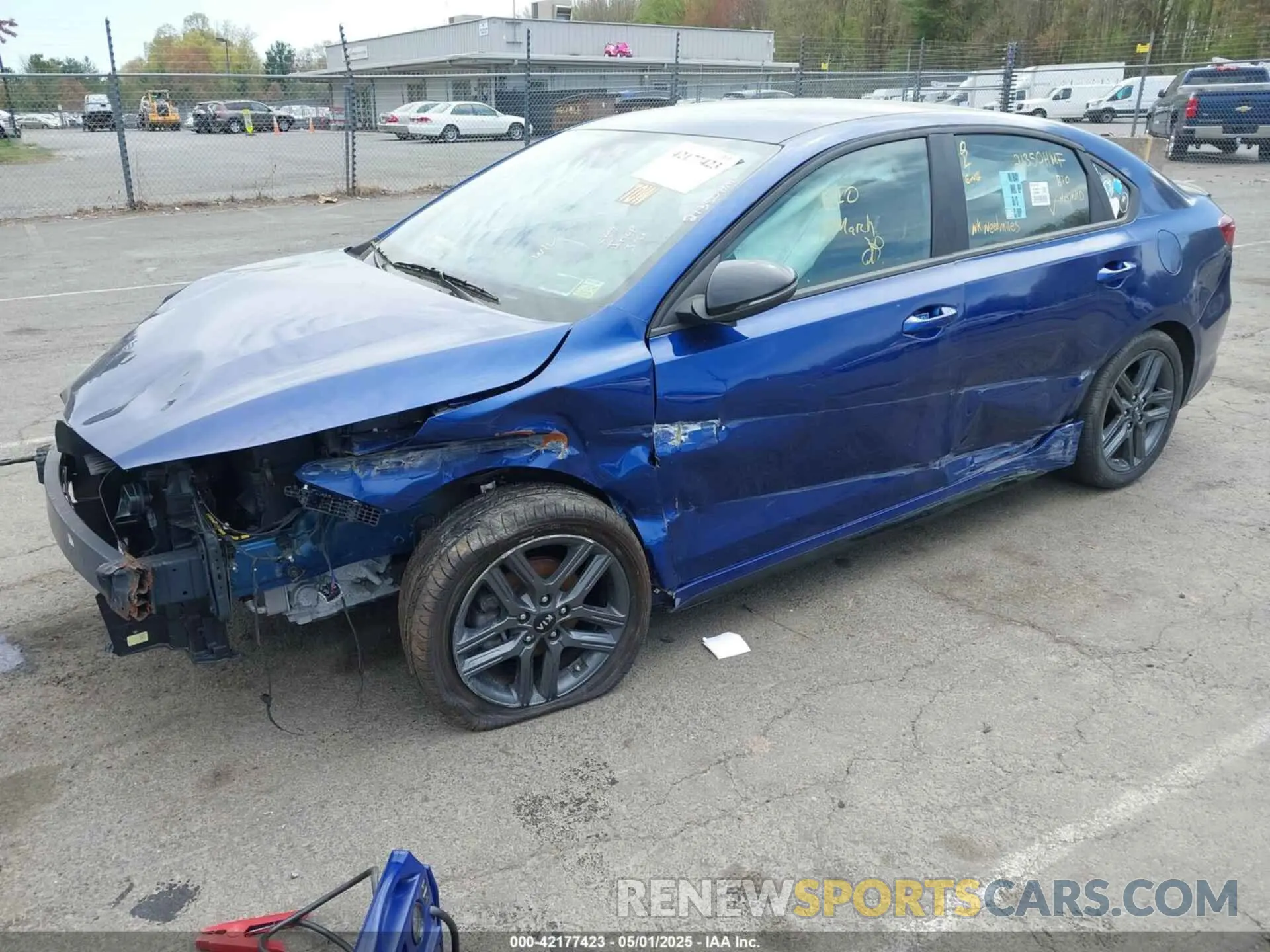 2 fotografías del automóvil dañado 3KPF34AD4ME423784 KIA FORTE 2021