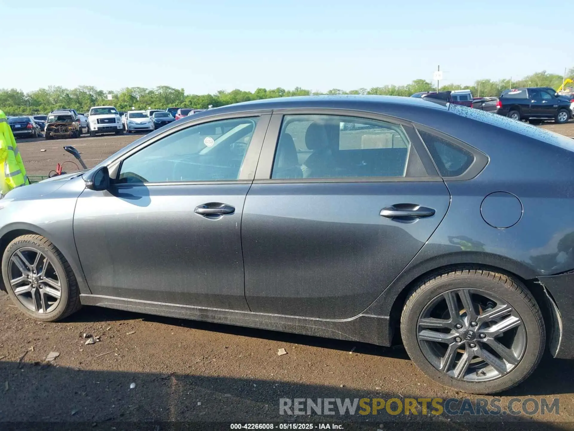 14 fotografías del automóvil dañado 3KPF34AD5ME282322 KIA FORTE 2021
