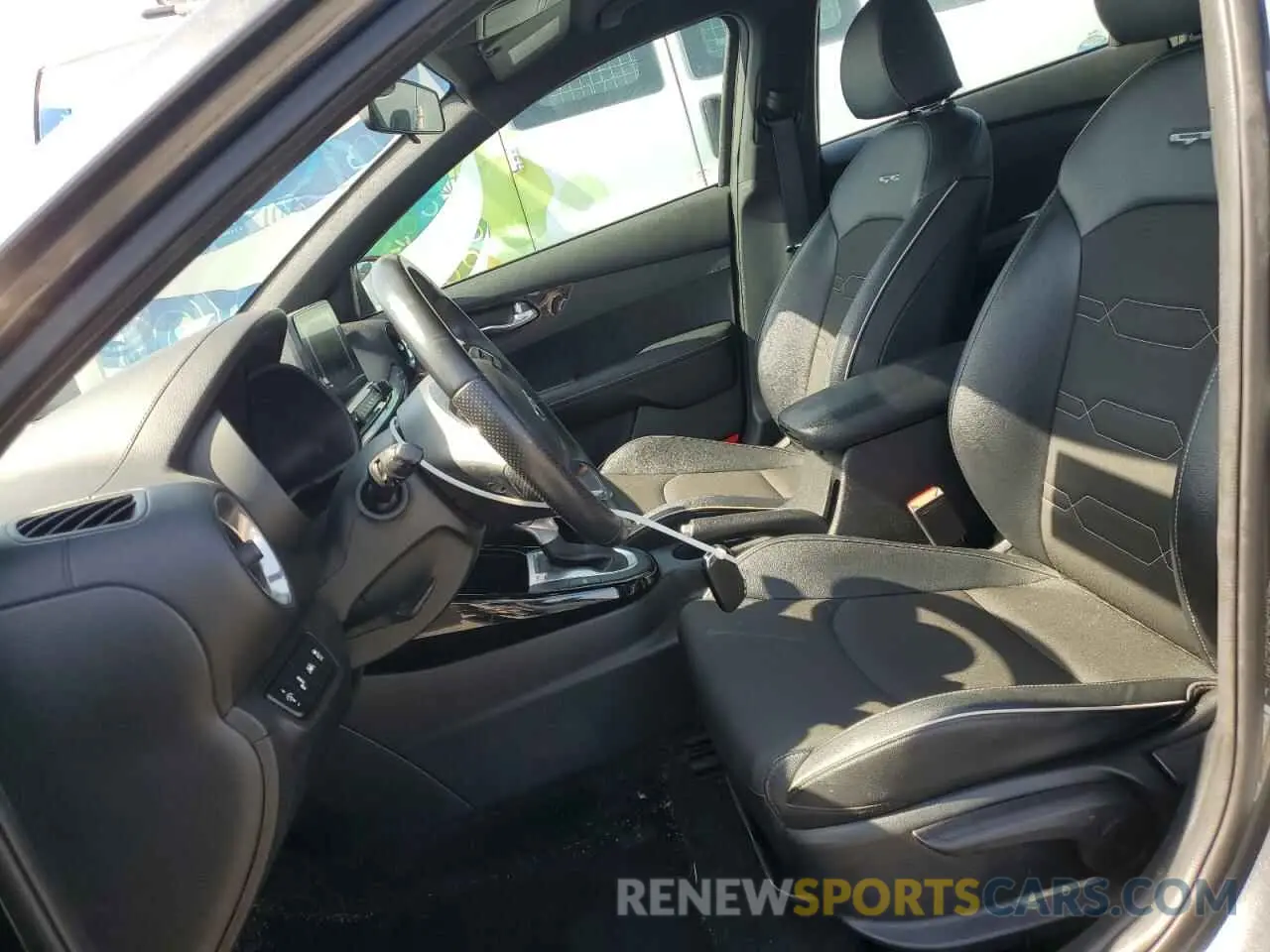 7 fotografías del automóvil dañado 3KPF34AD5ME298018 KIA FORTE 2021