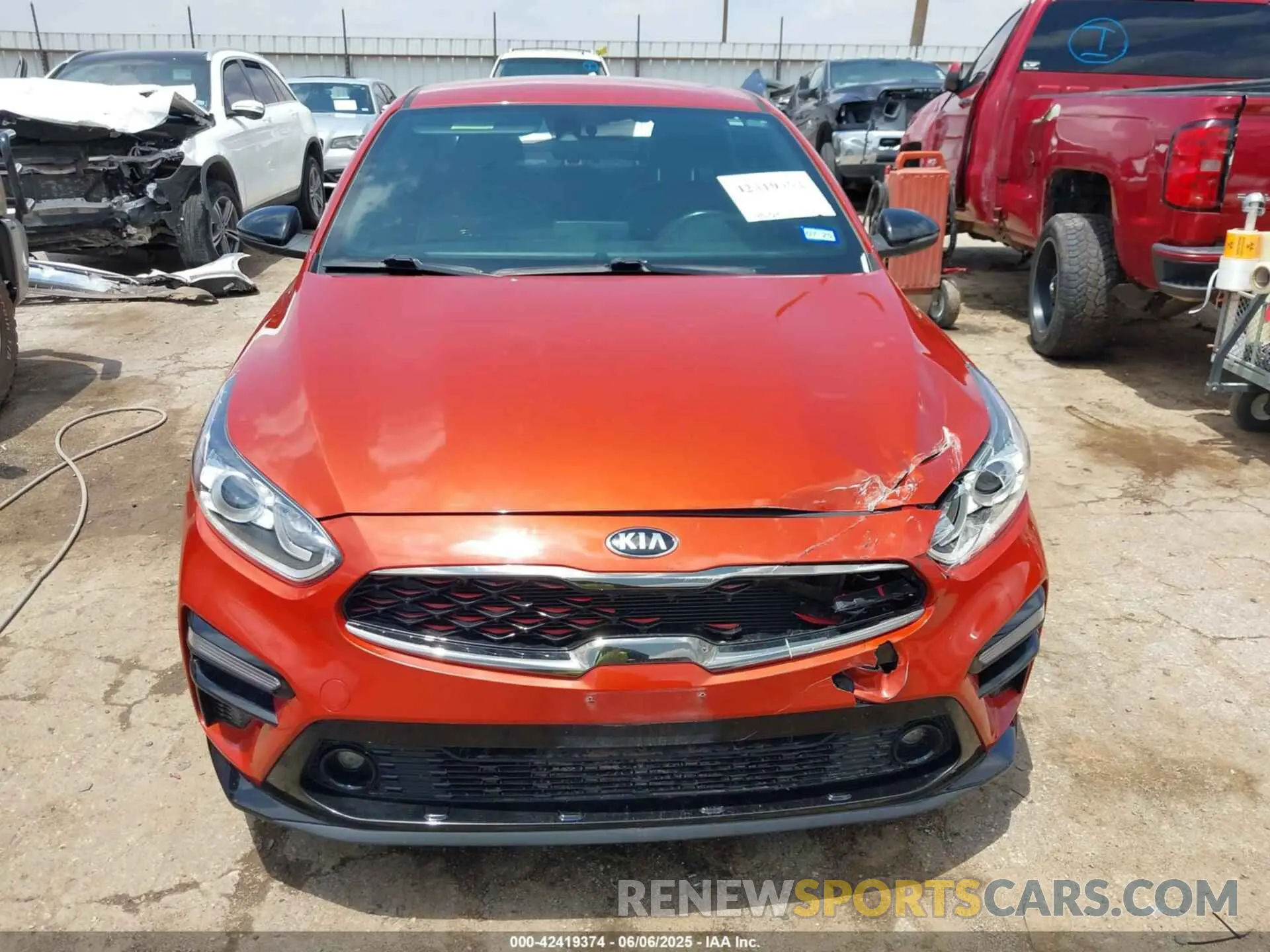 12 fotografías del automóvil dañado 3KPF34AD5ME367970 KIA FORTE 2021