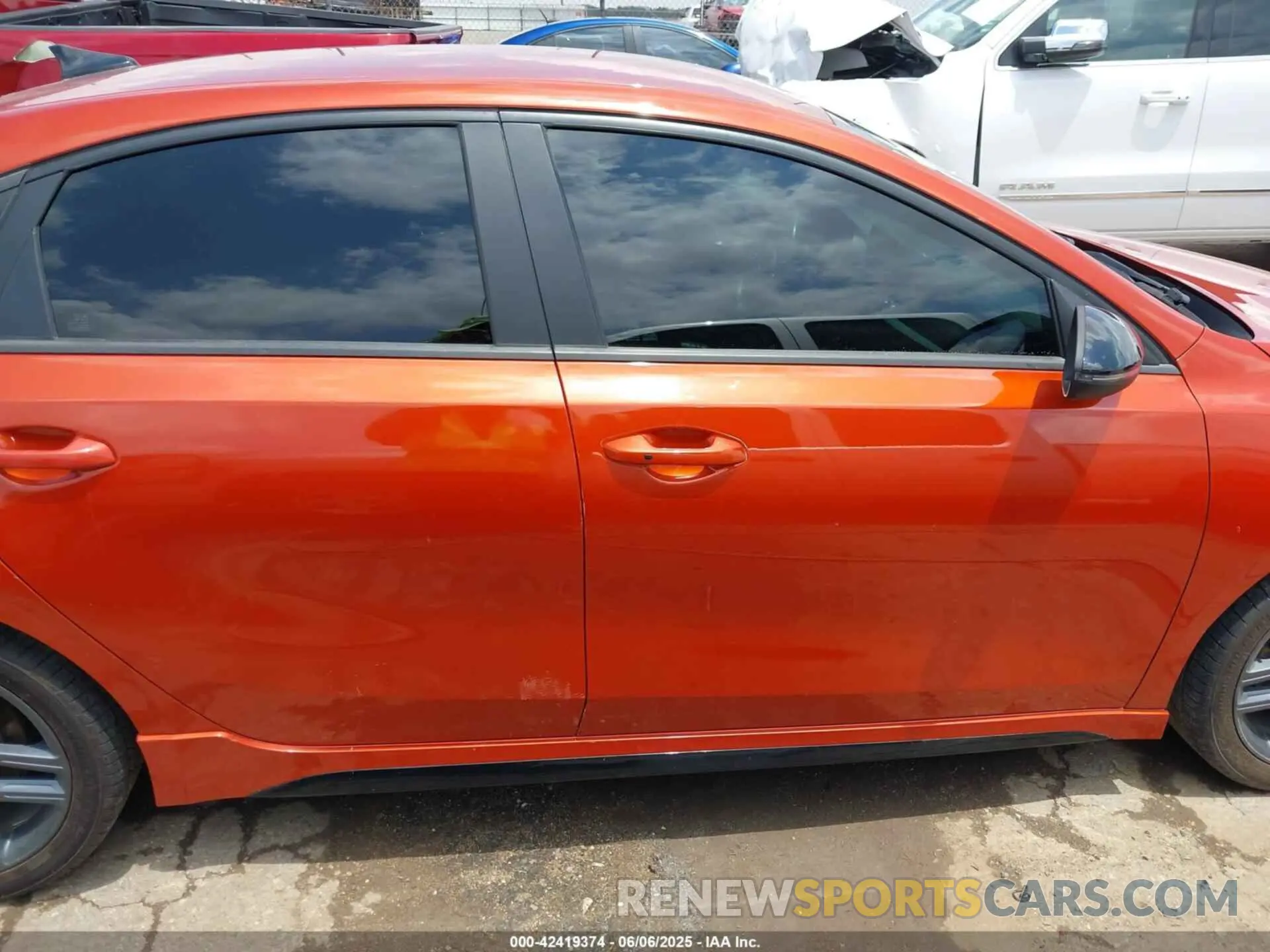 13 fotografías del automóvil dañado 3KPF34AD5ME367970 KIA FORTE 2021