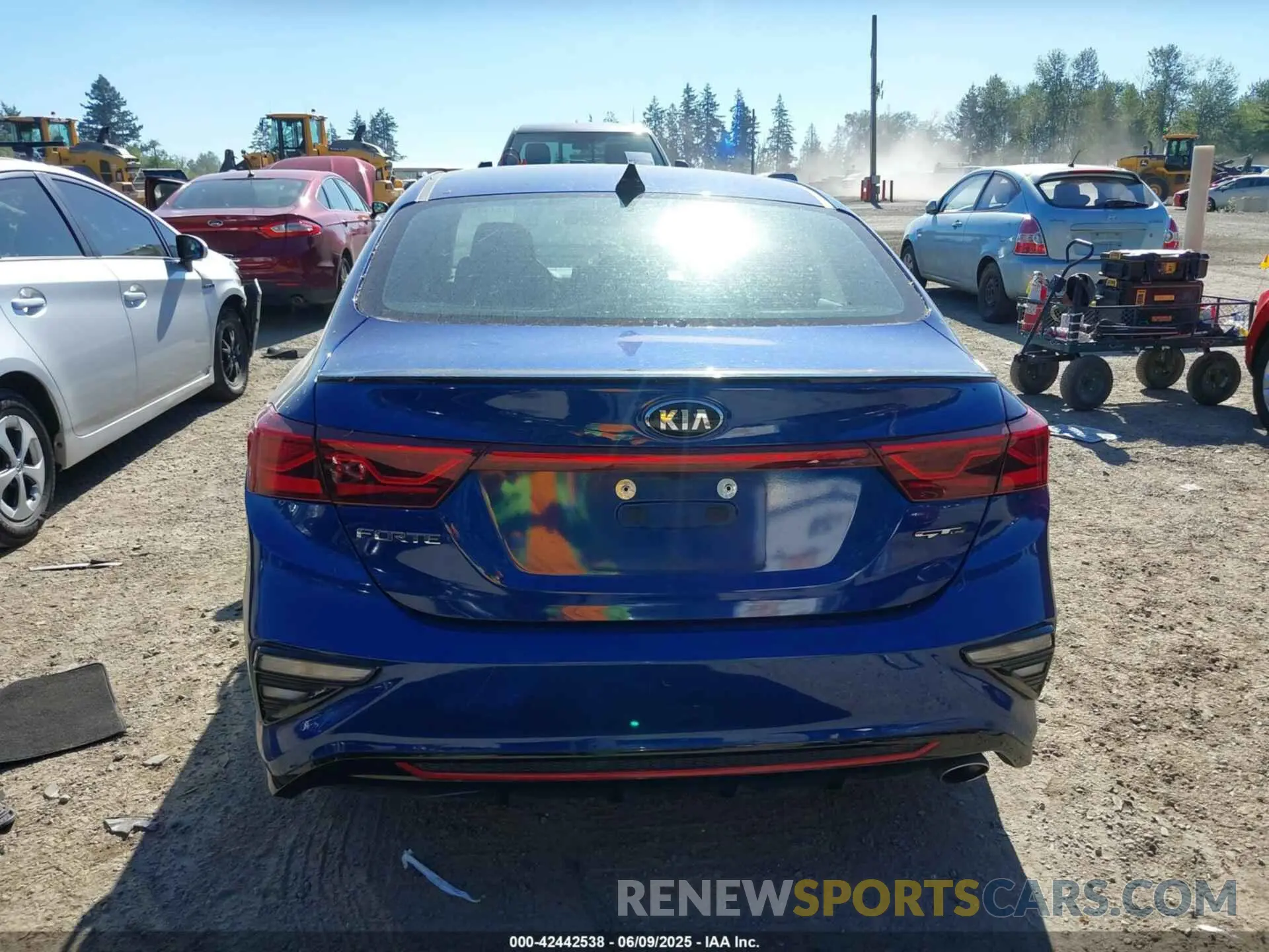 17 fotografías del automóvil dañado 3KPF34AD5ME408680 KIA FORTE 2021