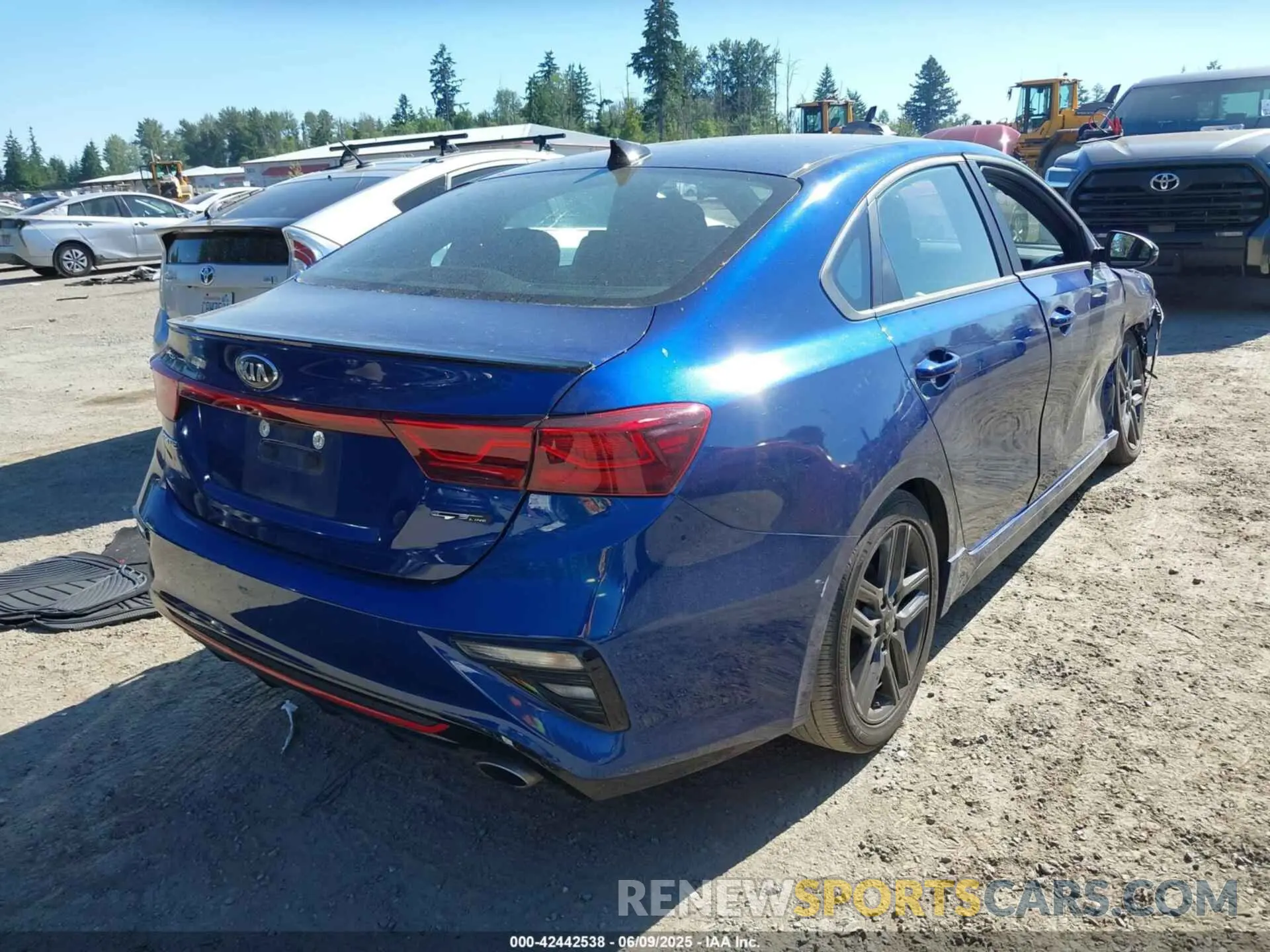 4 fotografías del automóvil dañado 3KPF34AD5ME408680 KIA FORTE 2021