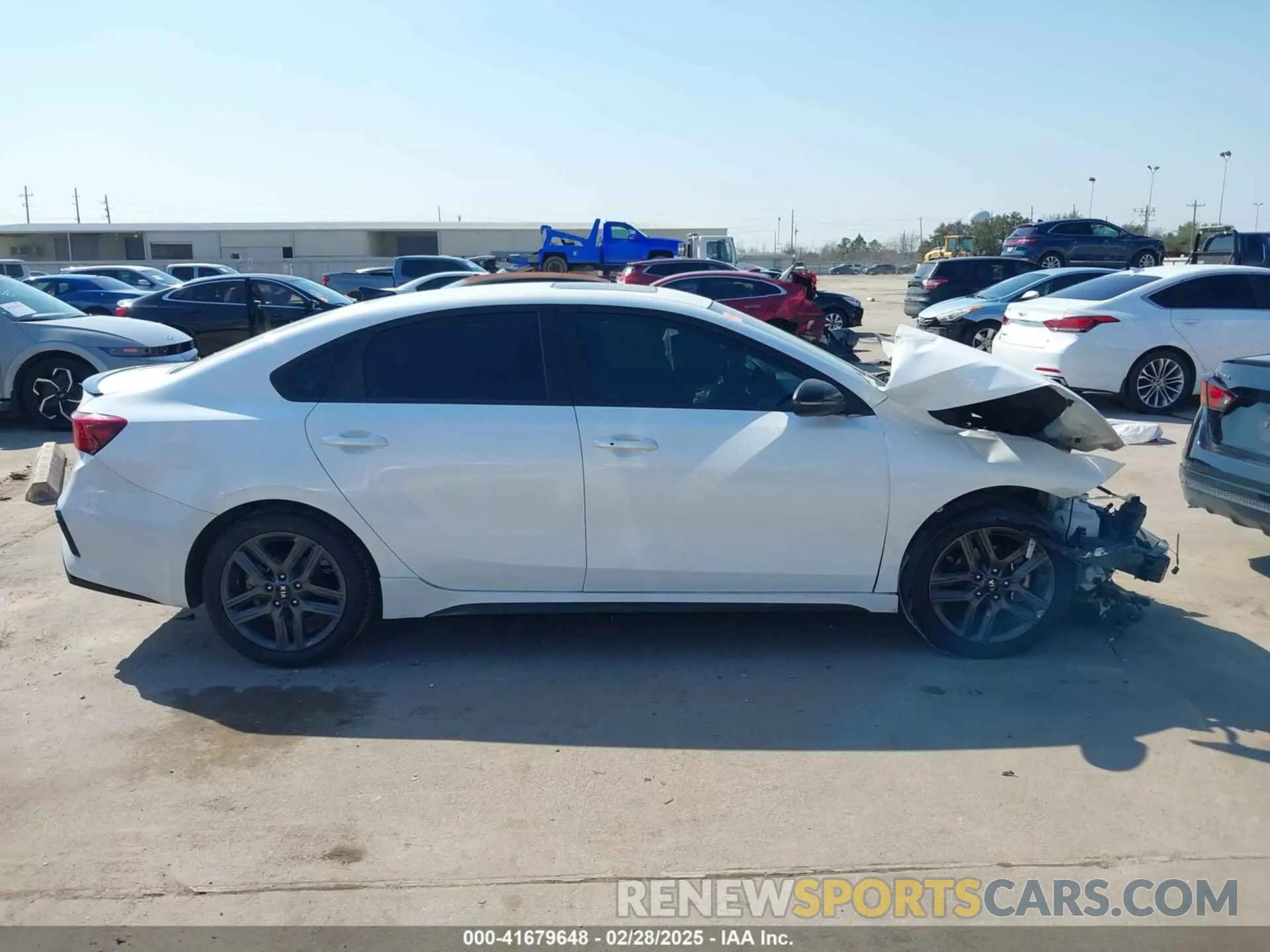 13 fotografías del automóvil dañado 3KPF34AD6ME330281 KIA FORTE 2021