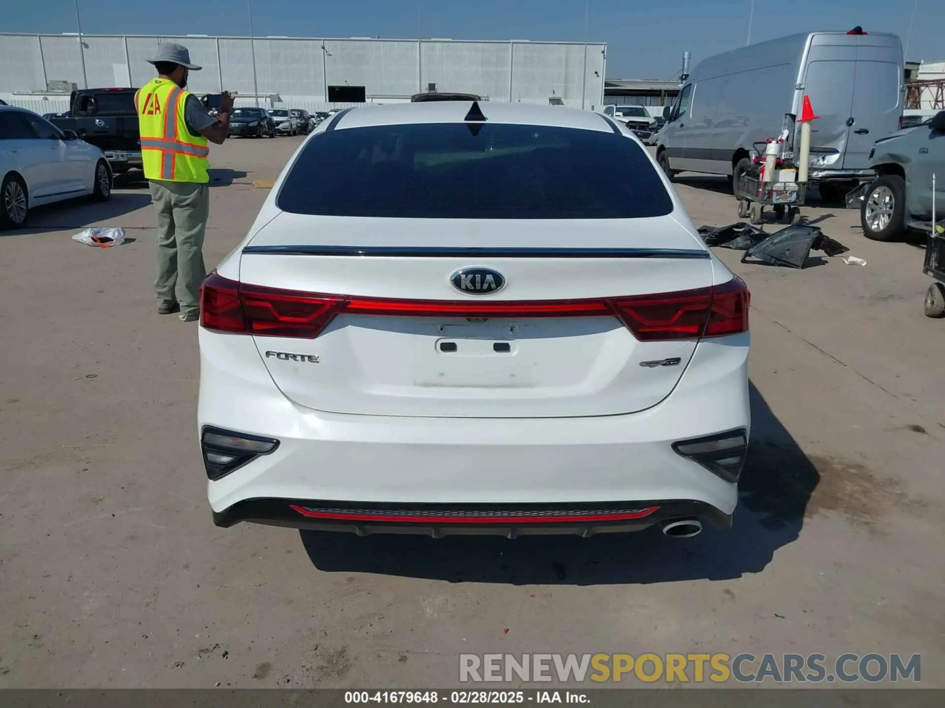 16 fotografías del automóvil dañado 3KPF34AD6ME330281 KIA FORTE 2021