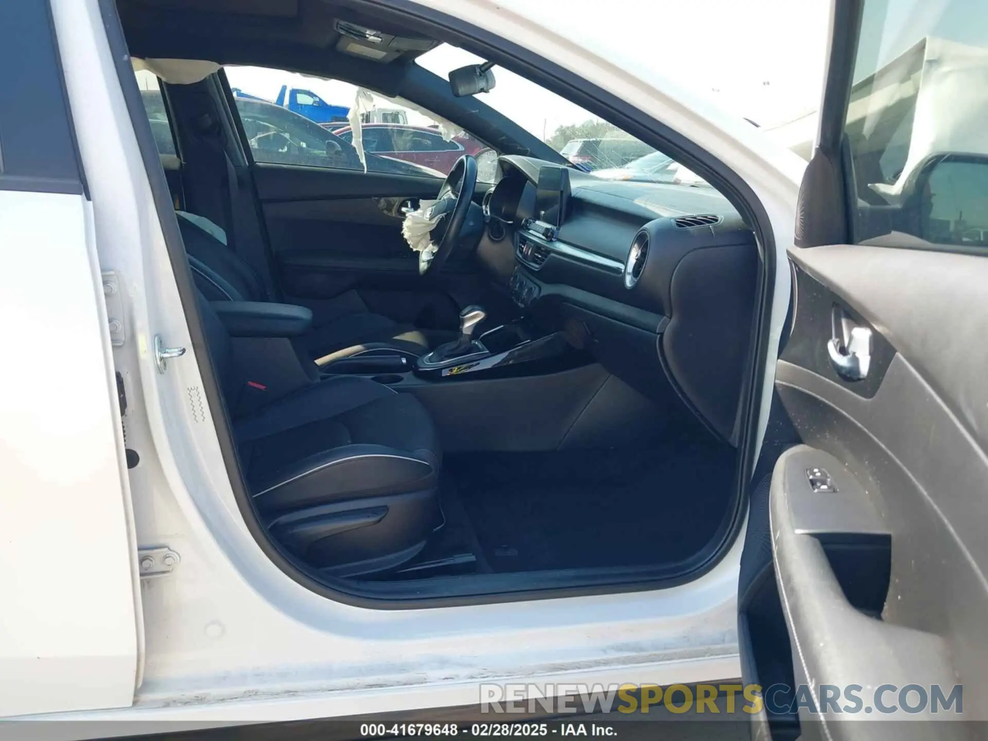 5 fotografías del automóvil dañado 3KPF34AD6ME330281 KIA FORTE 2021