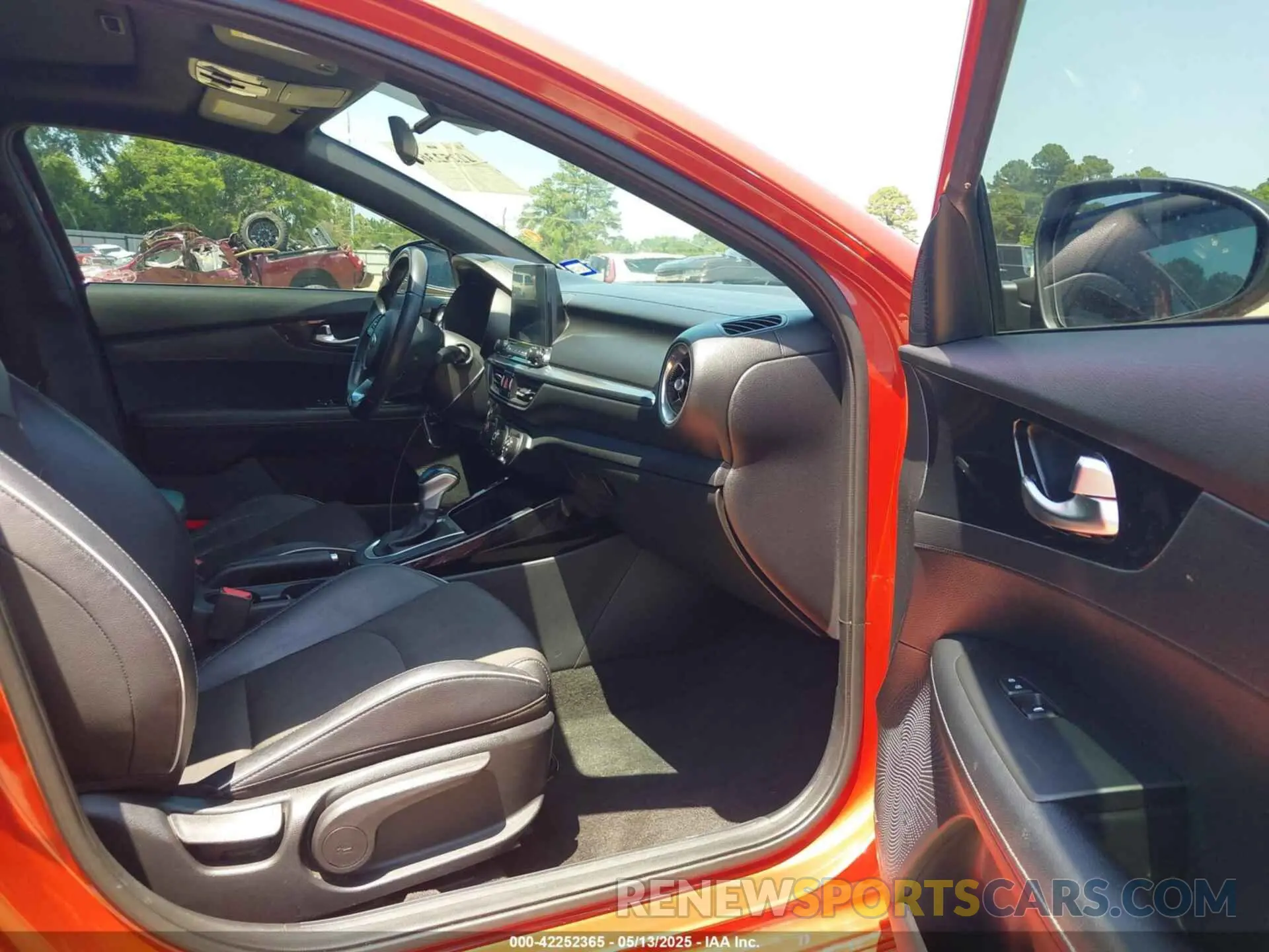 5 fotografías del automóvil dañado 3KPF34AD6ME375530 KIA FORTE 2021