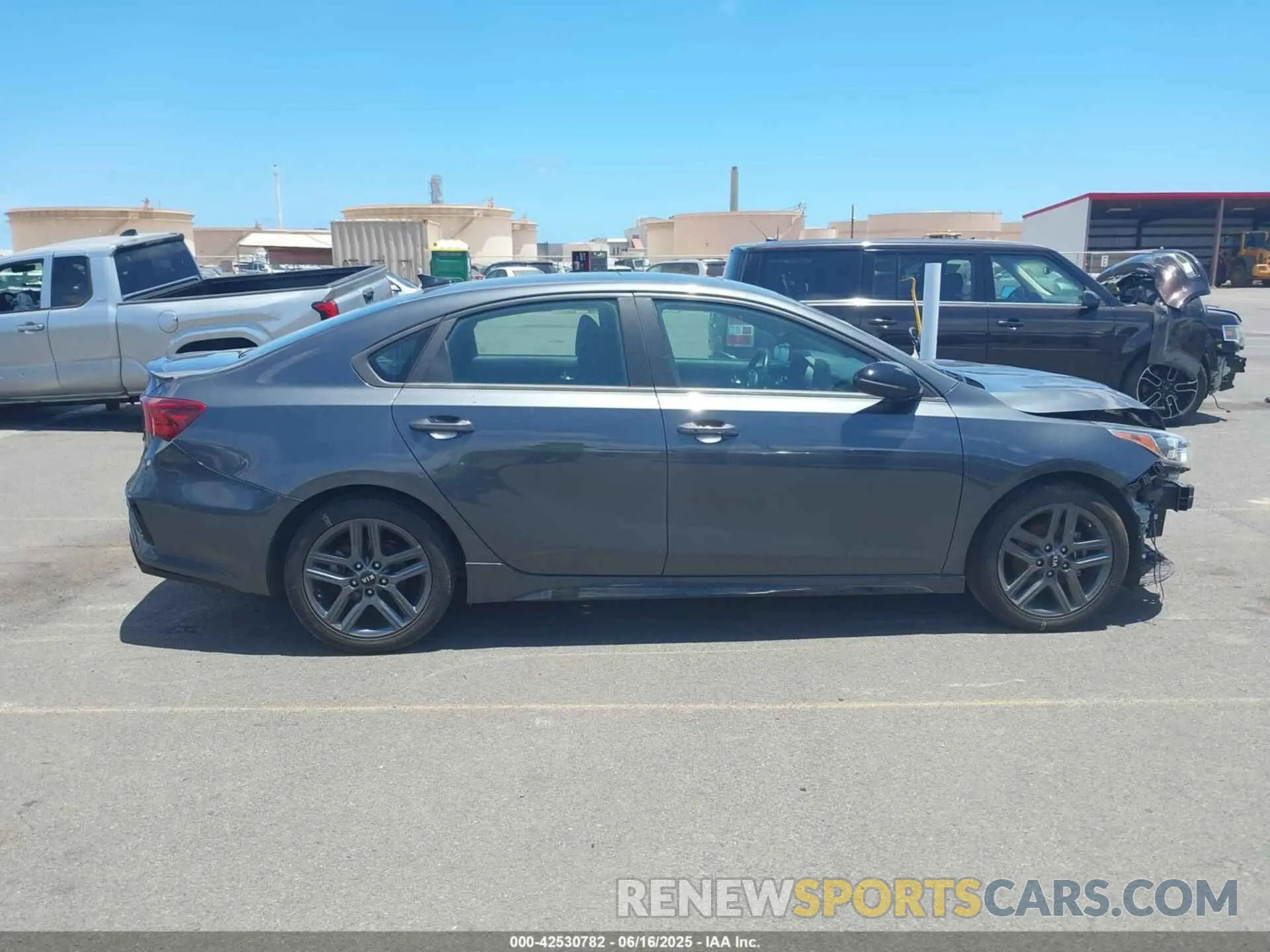 13 fotografías del automóvil dañado 3KPF34AD6ME399245 KIA FORTE 2021