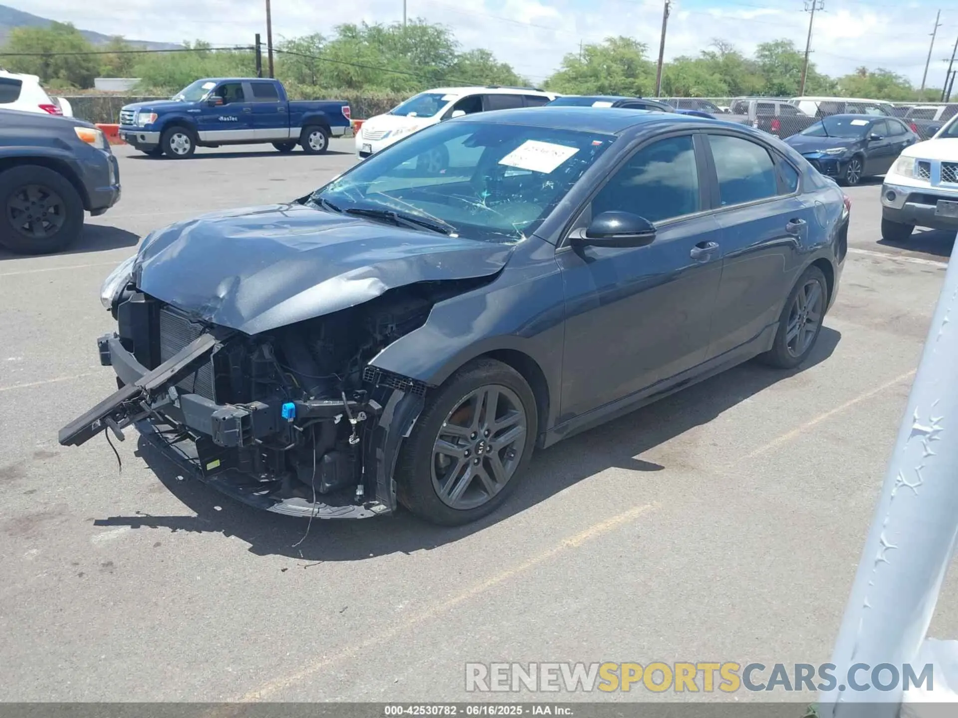 2 fotografías del automóvil dañado 3KPF34AD6ME399245 KIA FORTE 2021