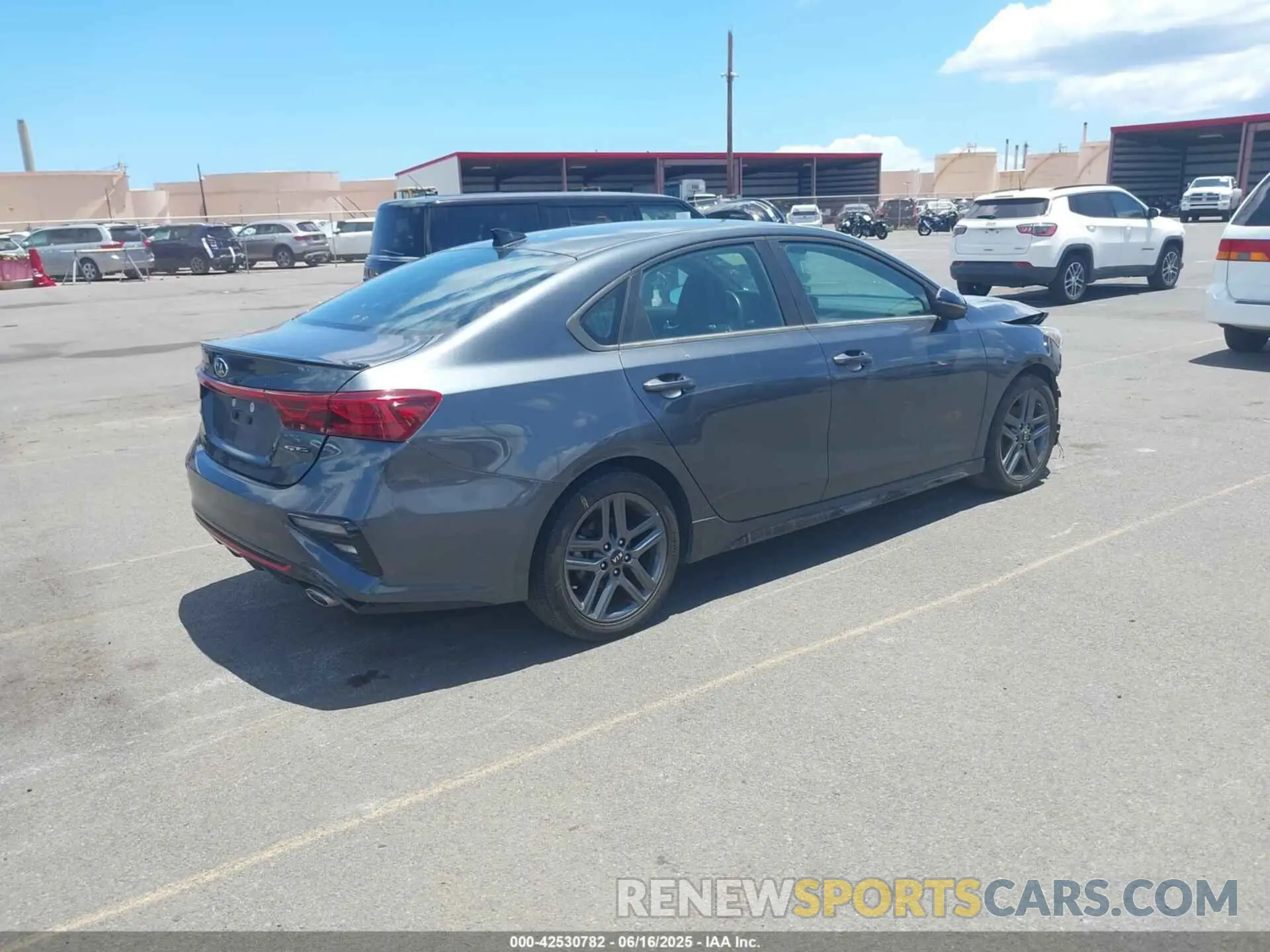 4 fotografías del automóvil dañado 3KPF34AD6ME399245 KIA FORTE 2021