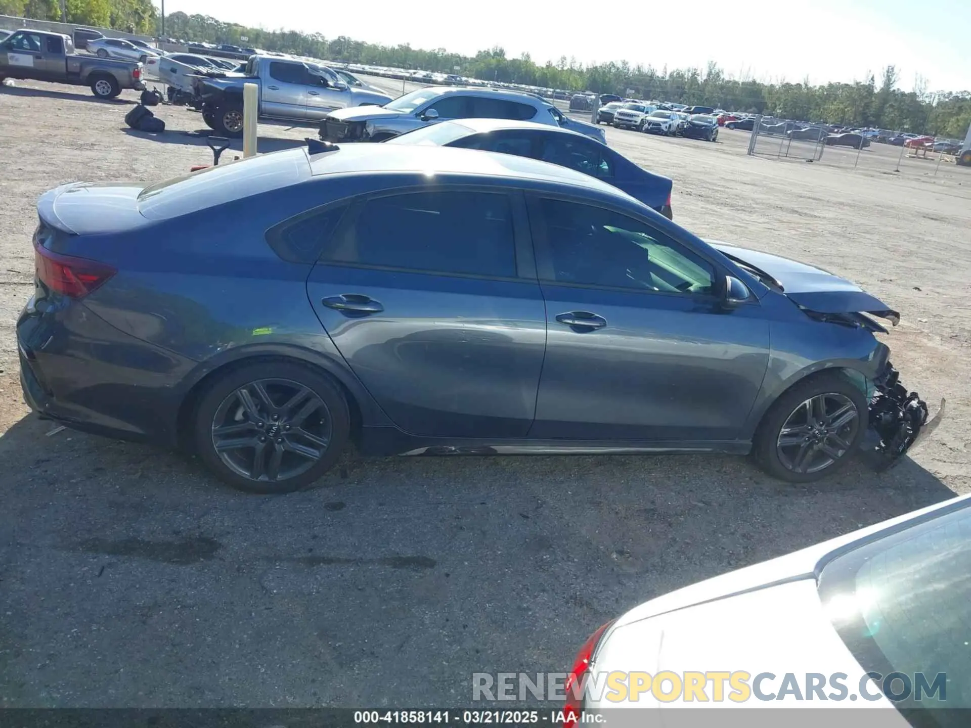 14 fotografías del automóvil dañado 3KPF34AD8ME285067 KIA FORTE 2021
