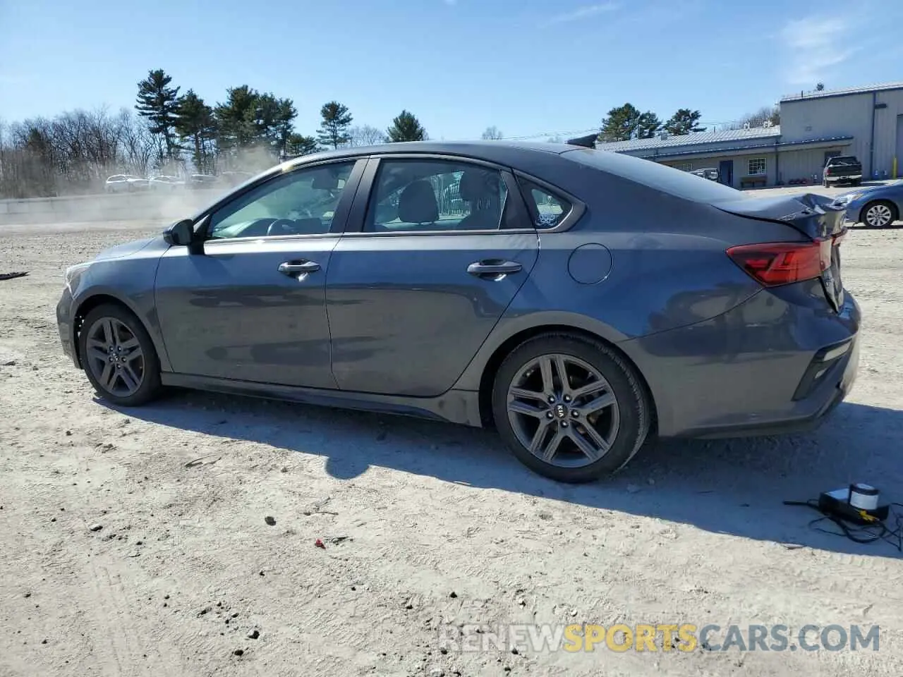 2 fotografías del automóvil dañado 3KPF34AD9ME311921 KIA FORTE 2021