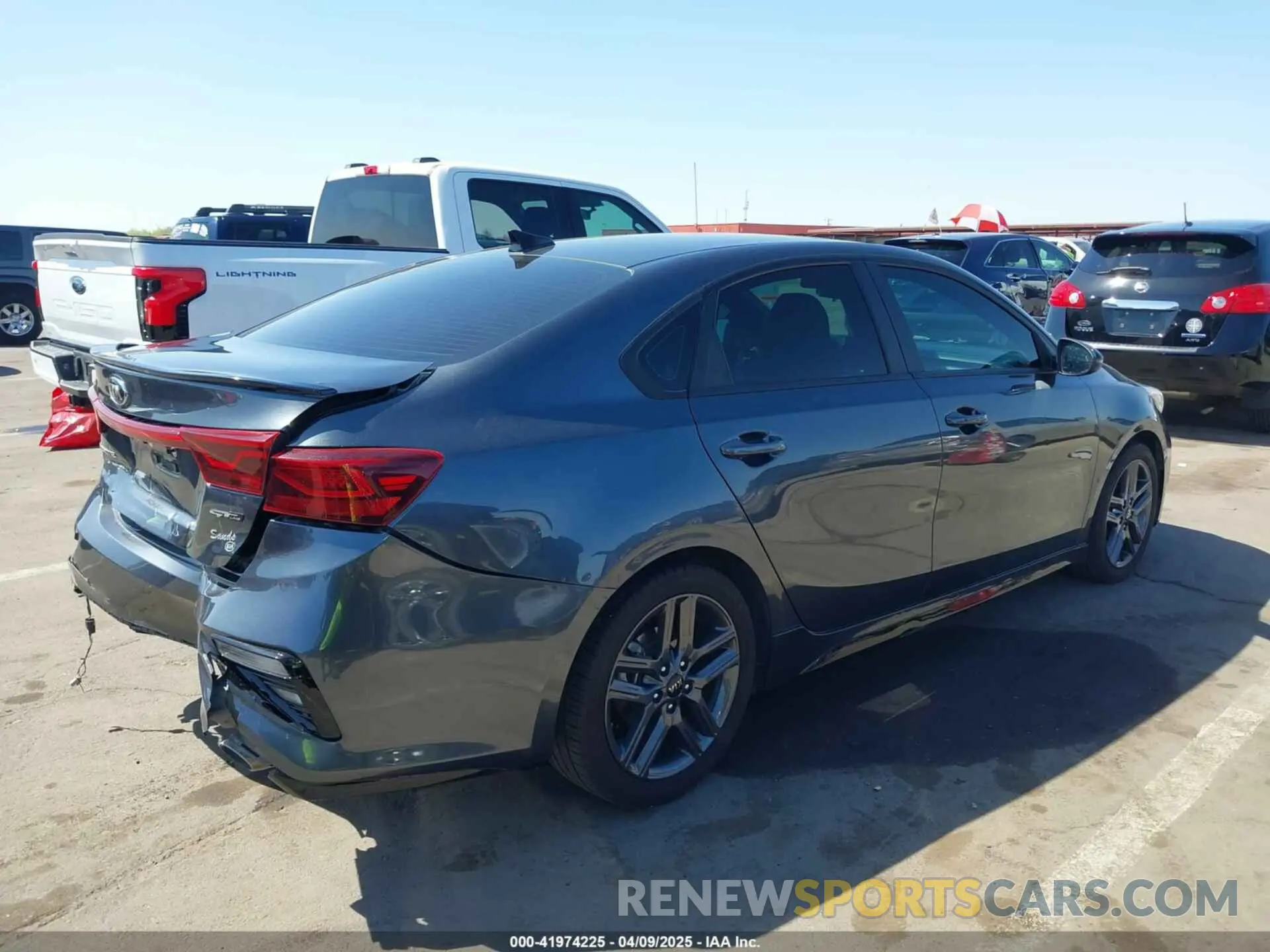4 fotografías del automóvil dañado 3KPF34AD9ME329982 KIA FORTE 2021