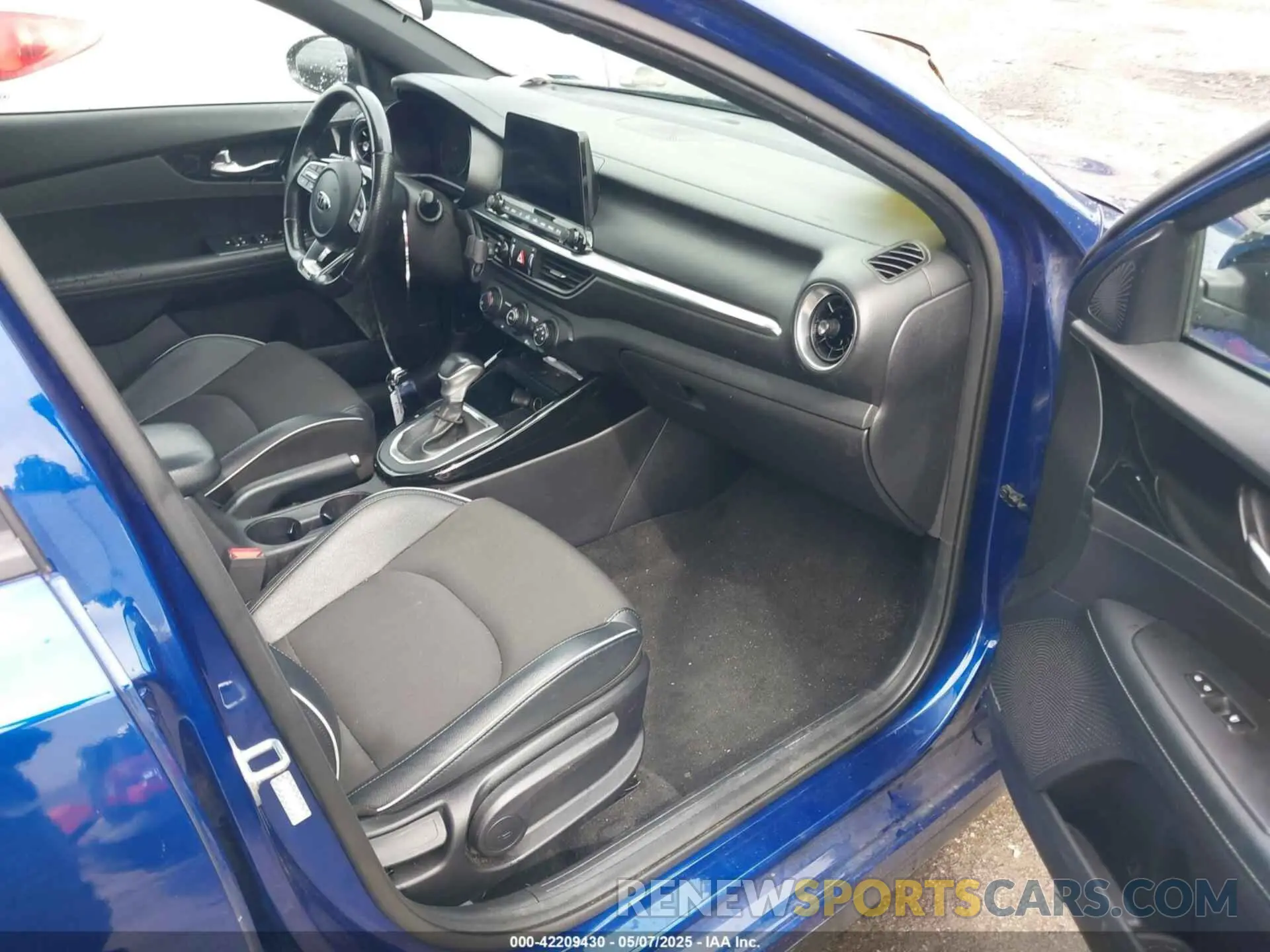 5 fotografías del automóvil dañado 3KPF34AD9ME382035 KIA FORTE 2021
