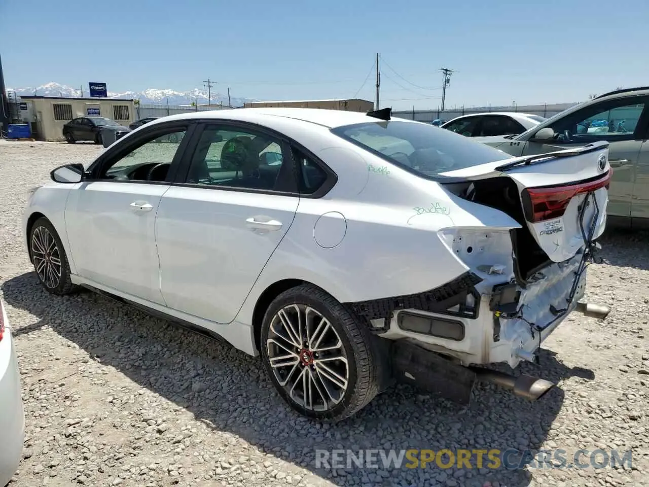 2 fotografías del automóvil dañado 3KPF44AC1ME331102 KIA FORTE 2021