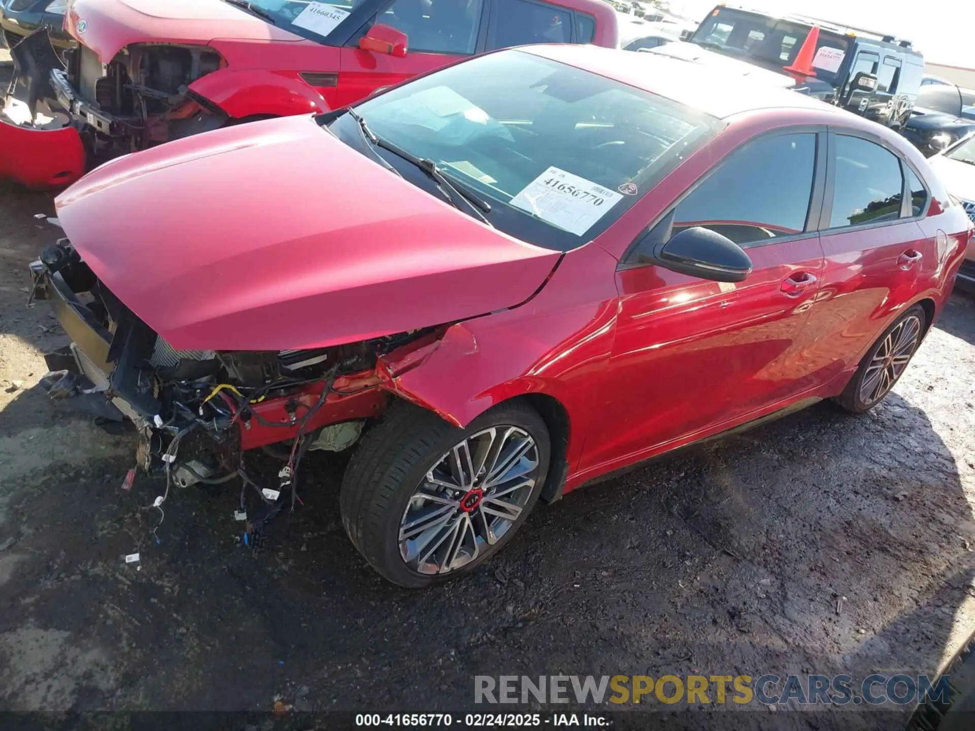 2 fotografías del automóvil dañado 3KPF44AC3ME290973 KIA FORTE 2021