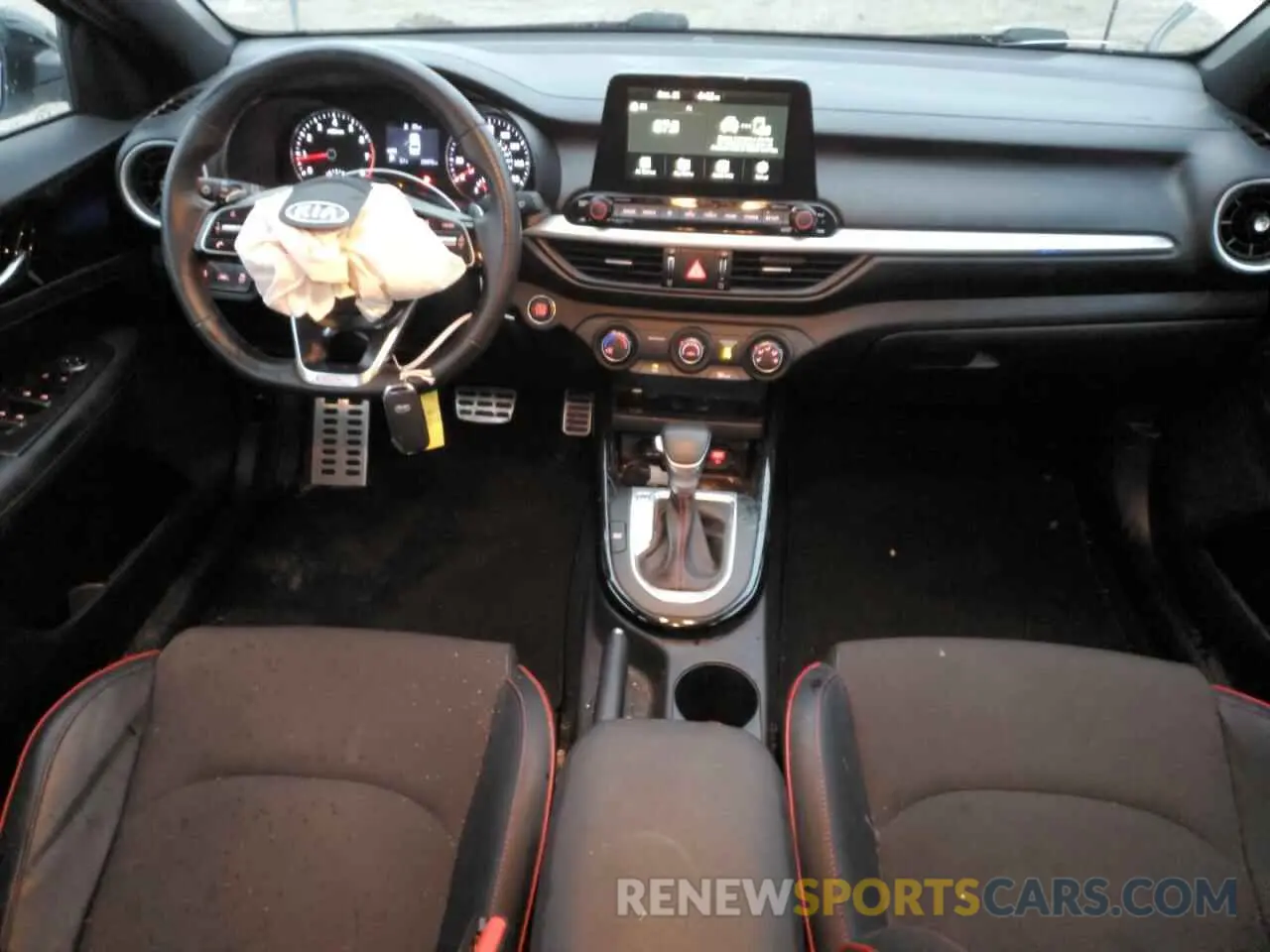 8 fotografías del automóvil dañado 3KPF44AC3ME417916 KIA FORTE 2021