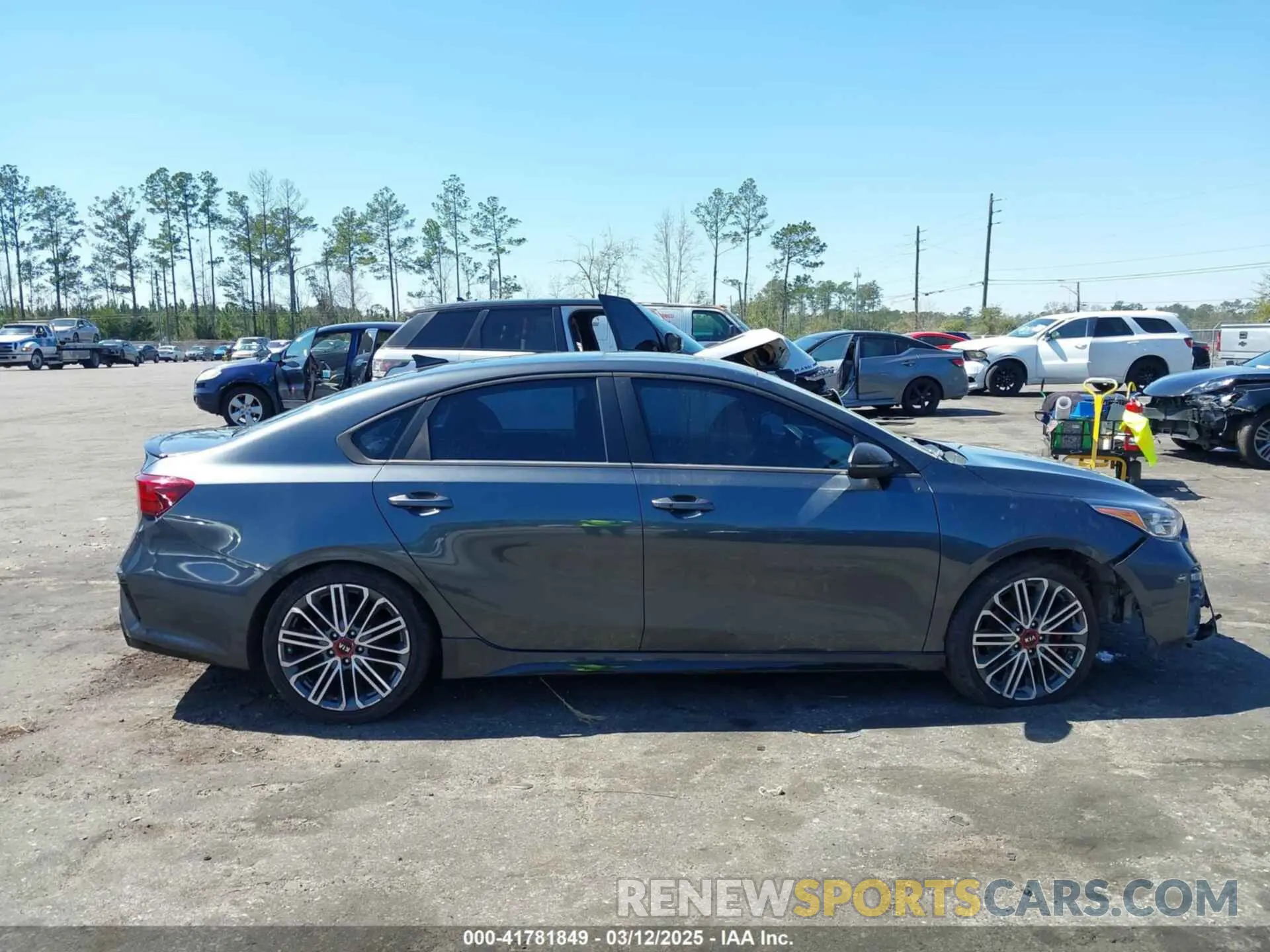 12 fotografías del automóvil dañado 3KPF44AC4ME342904 KIA FORTE 2021
