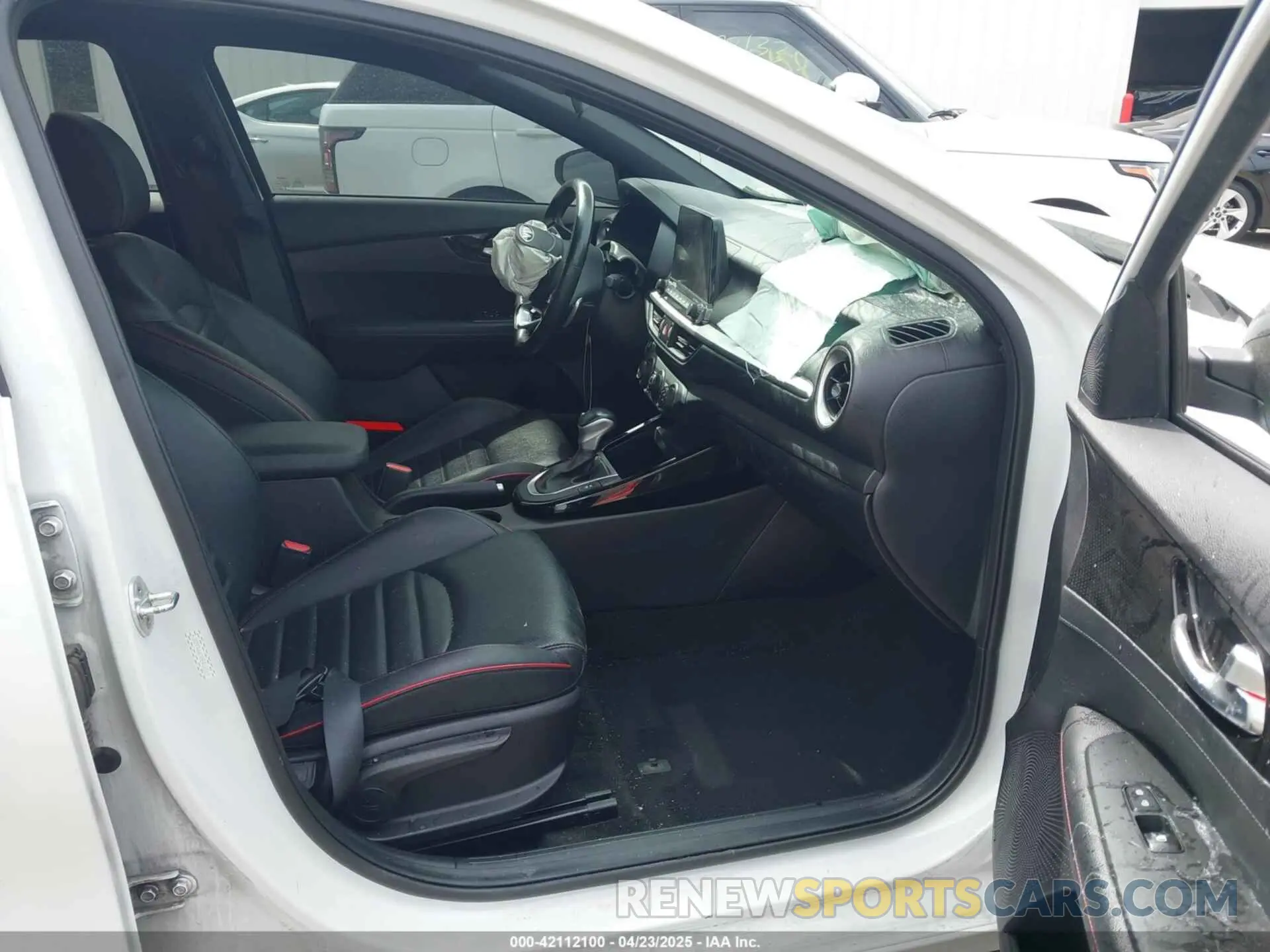 5 fotografías del automóvil dañado 3KPF44AC4ME413163 KIA FORTE 2021