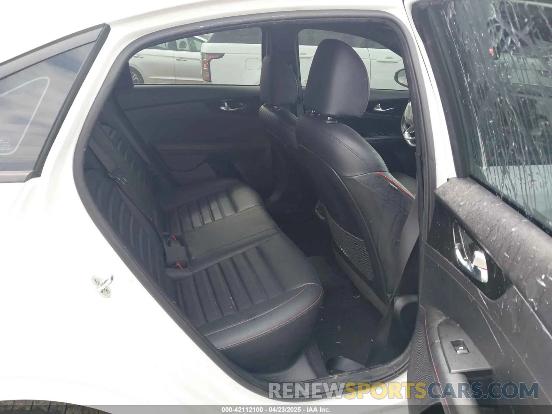 8 fotografías del automóvil dañado 3KPF44AC4ME413163 KIA FORTE 2021