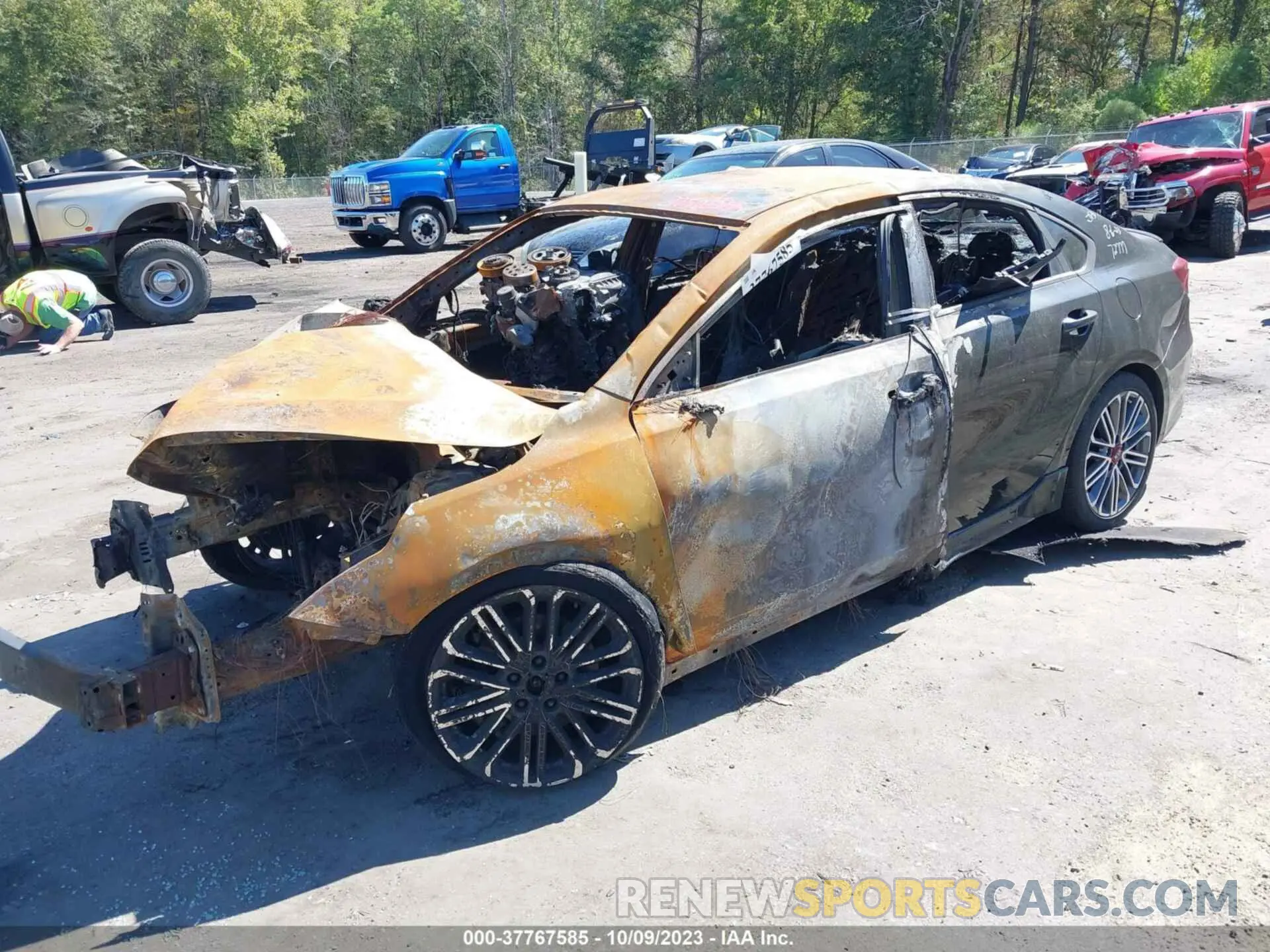 2 fotografías del automóvil dañado 3KPF44AC5ME284124 KIA FORTE 2021