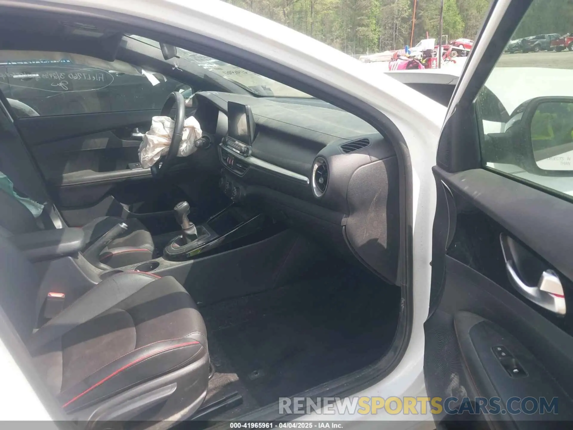 5 fotografías del automóvil dañado 3KPF44AC7ME318340 KIA FORTE 2021