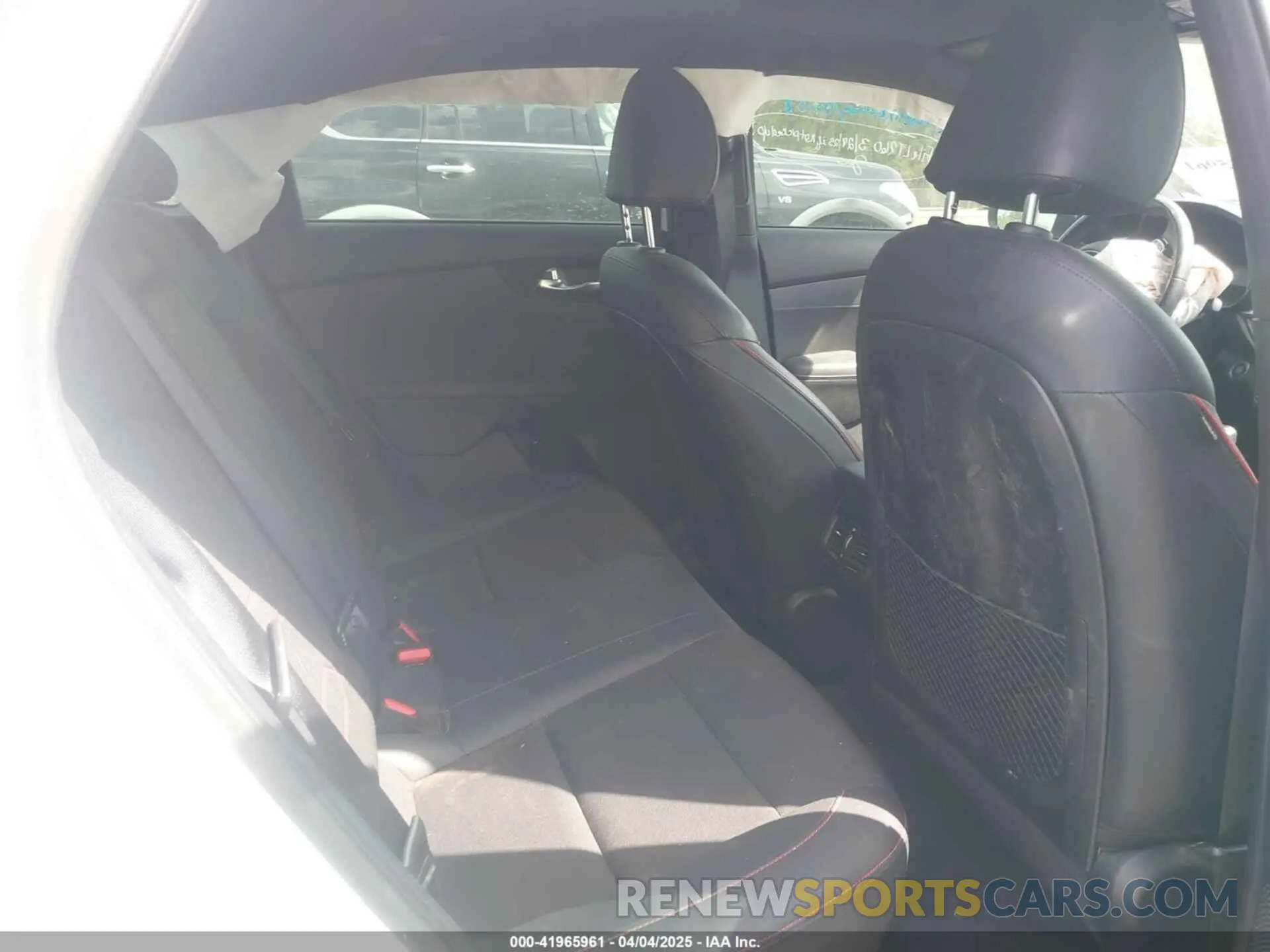8 fotografías del automóvil dañado 3KPF44AC7ME318340 KIA FORTE 2021