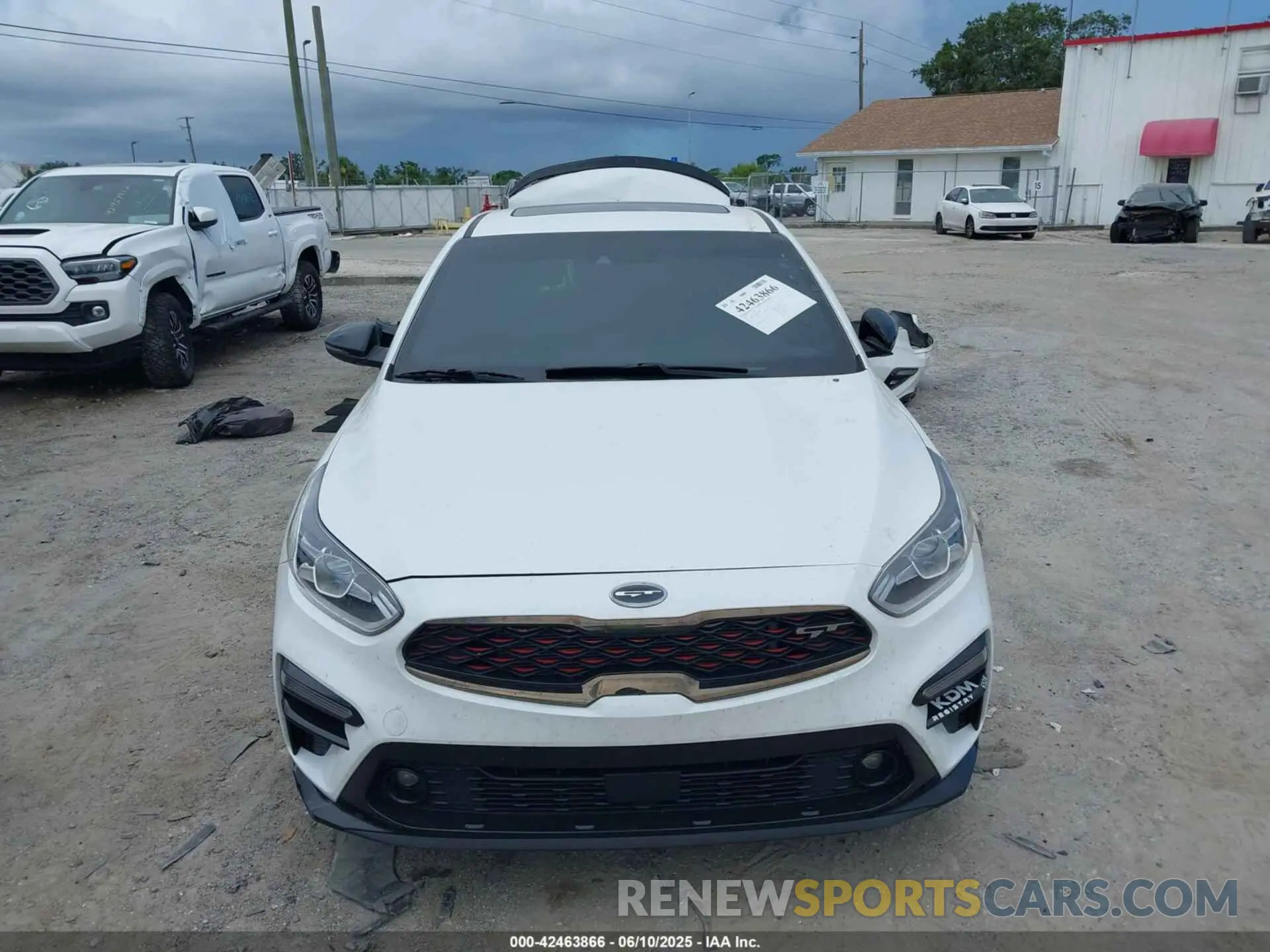 12 fotografías del automóvil dañado 3KPF44AC7ME358594 KIA FORTE 2021