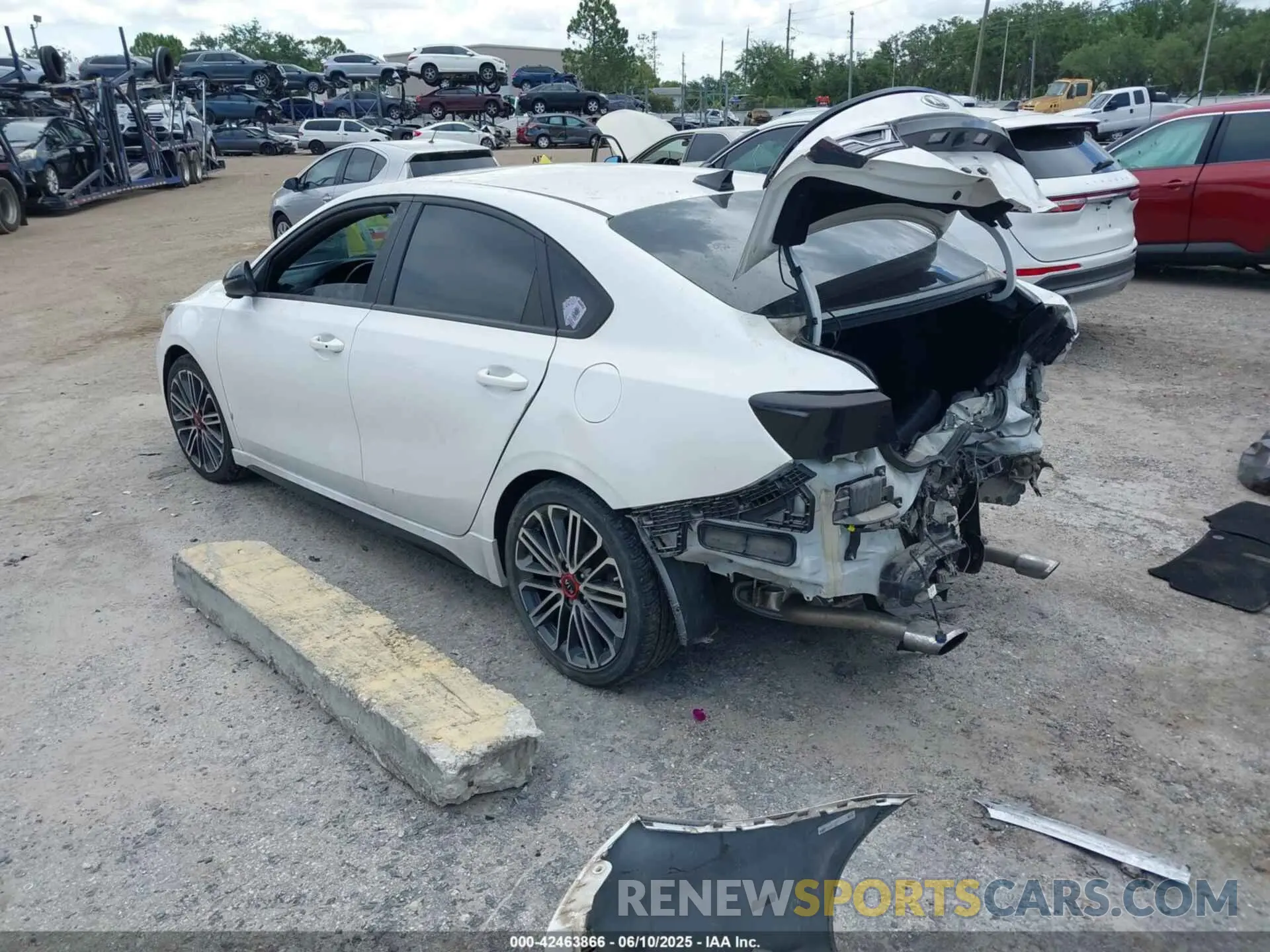 3 fotografías del automóvil dañado 3KPF44AC7ME358594 KIA FORTE 2021