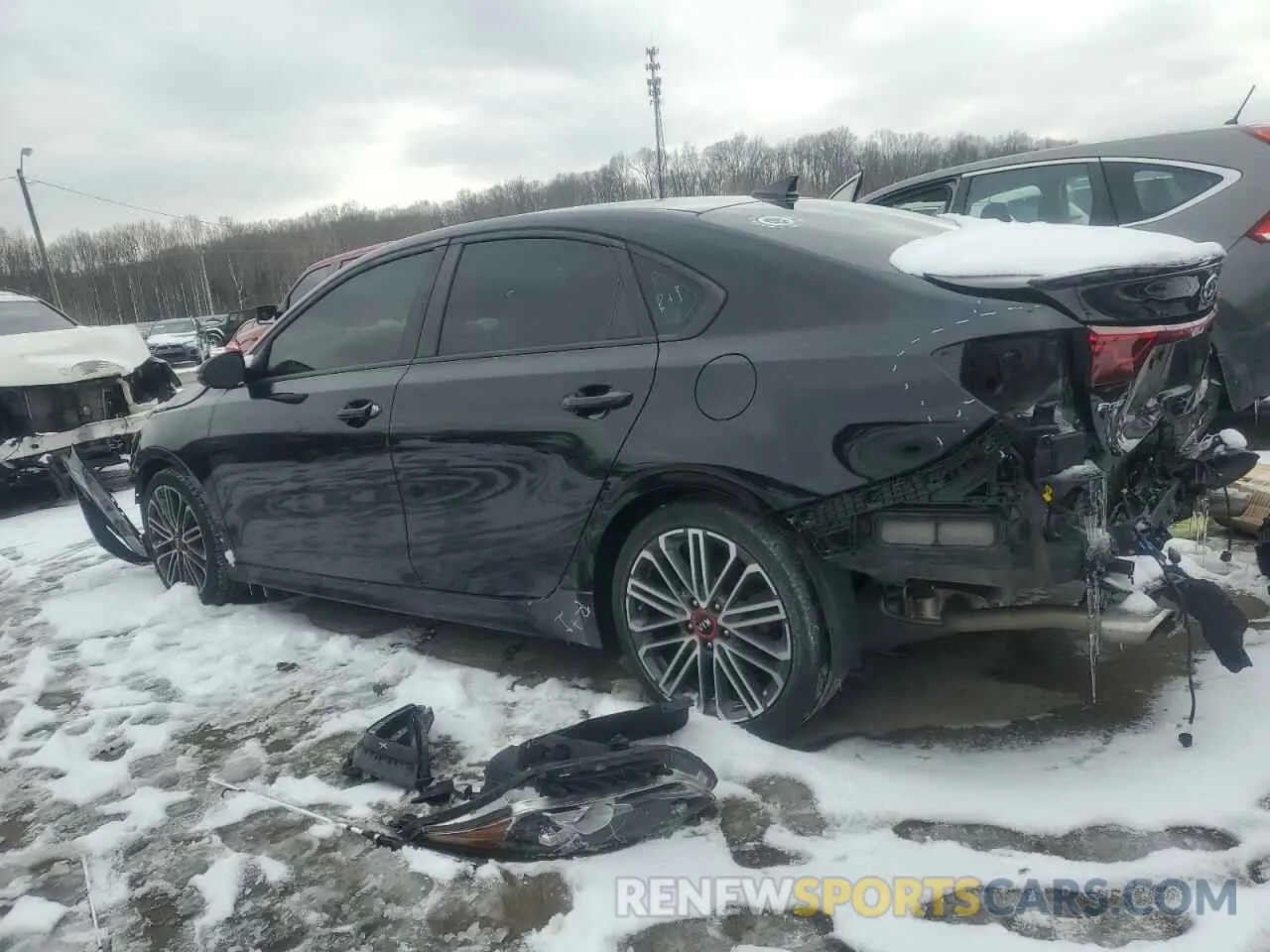 2 fotografías del automóvil dañado 3KPF44AC9ME329291 KIA FORTE 2021