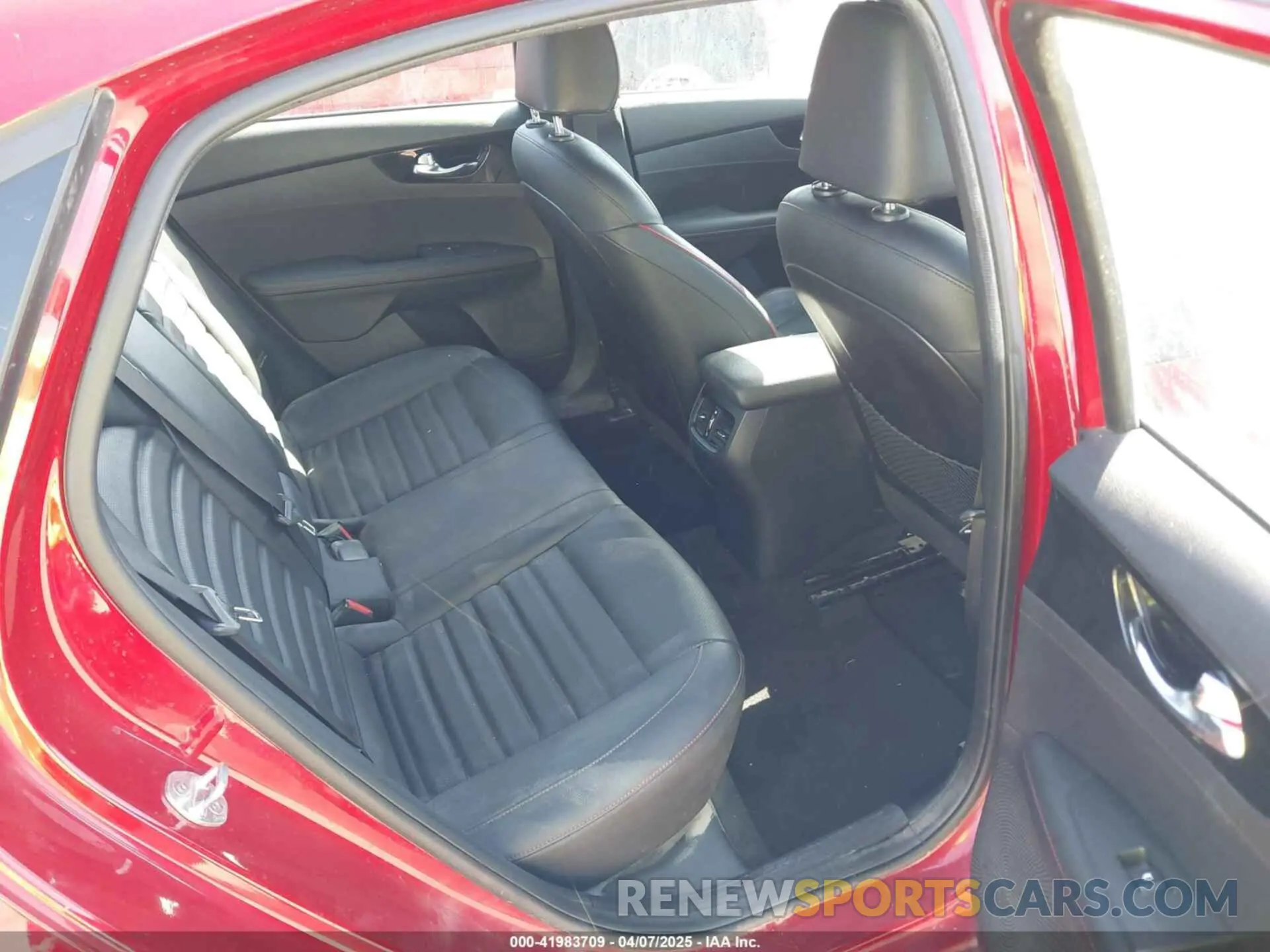 8 fotografías del automóvil dañado 3KPF44AC9ME412400 KIA FORTE 2021