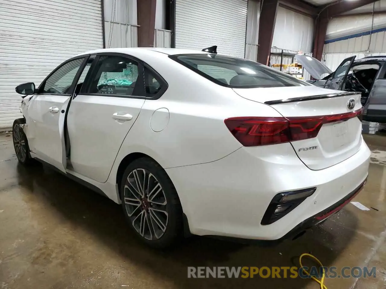 2 fotografías del automóvil dañado 3KPF44ACXME387992 KIA FORTE 2021
