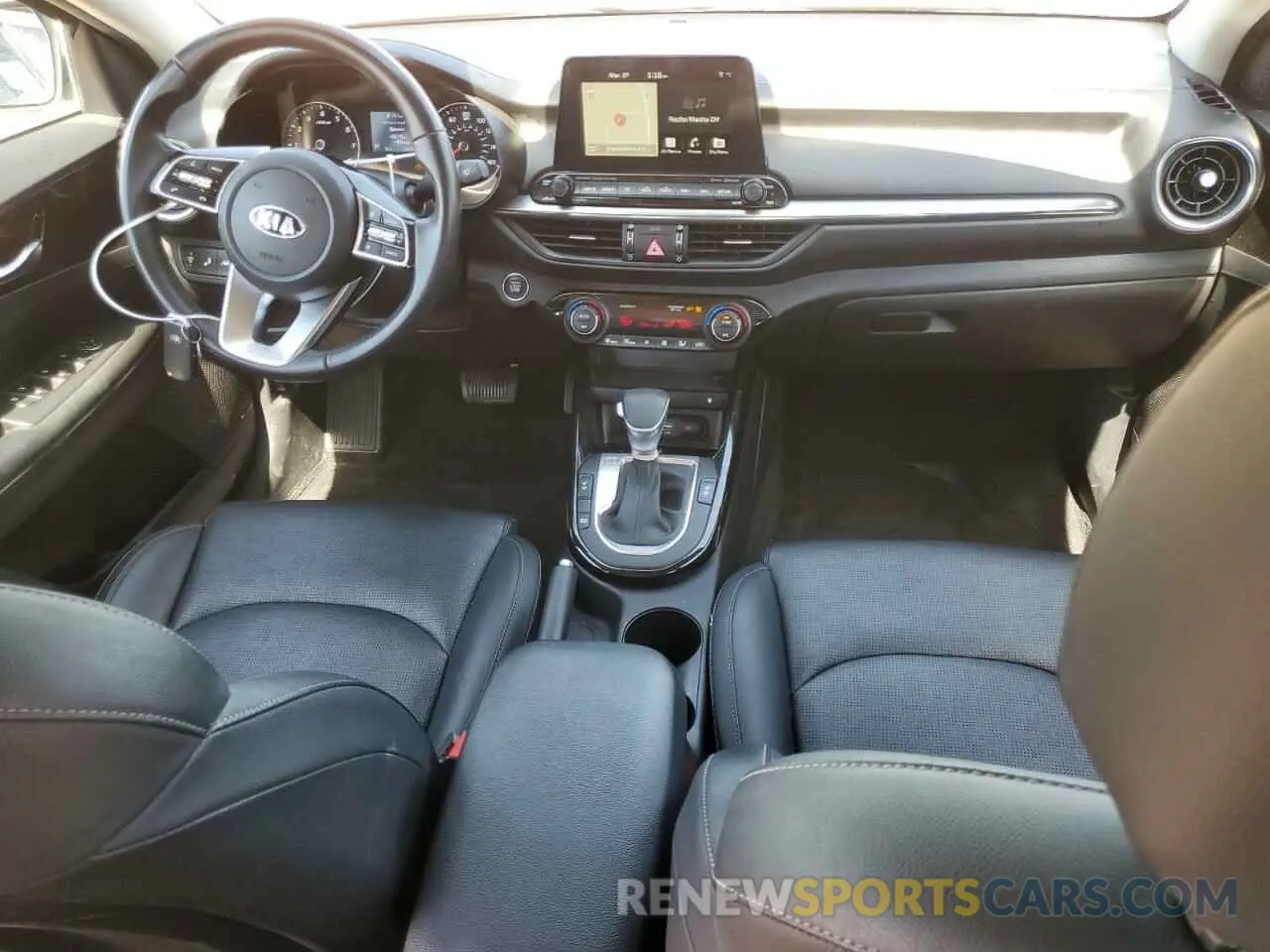 8 fotografías del automóvil dañado 3KPF54AD2ME322883 KIA FORTE 2021