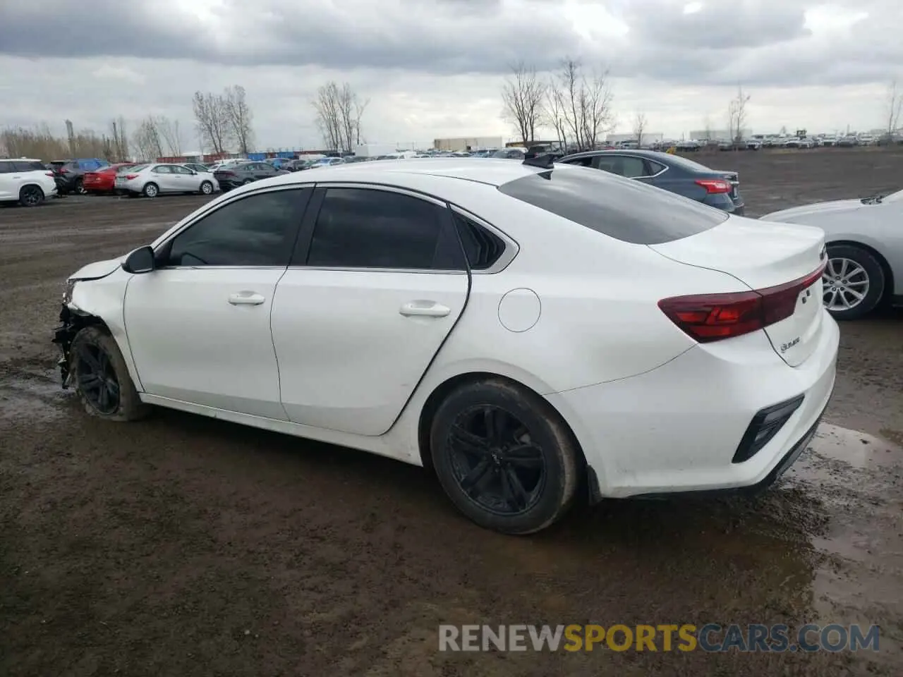 2 fotografías del automóvil dañado 3KPF54AD3ME370473 KIA FORTE 2021