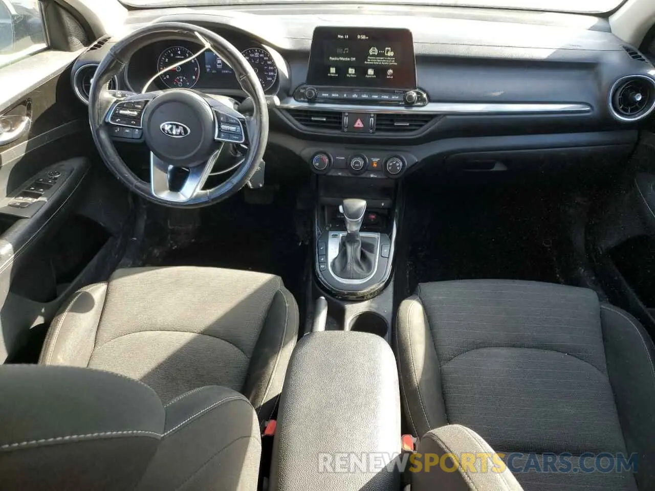 8 fotografías del automóvil dañado 3KPF54AD4ME293399 KIA FORTE 2021