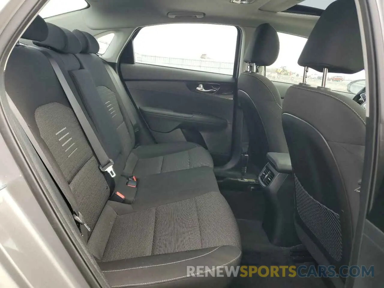 10 fotografías del automóvil dañado 3KPF54AD5ME364805 KIA FORTE 2021