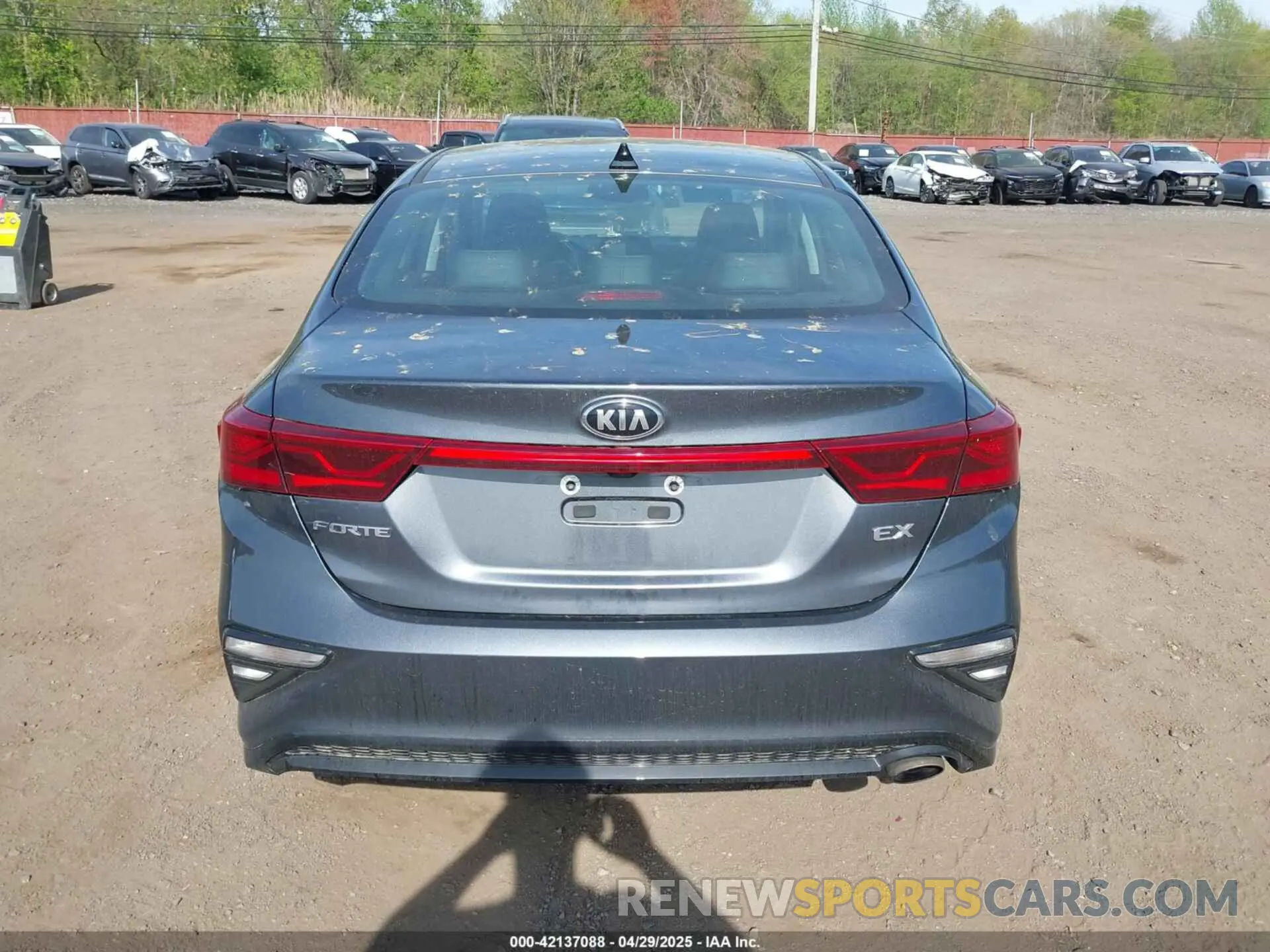 16 fotografías del automóvil dañado 3KPF54AD7ME299780 KIA FORTE 2021