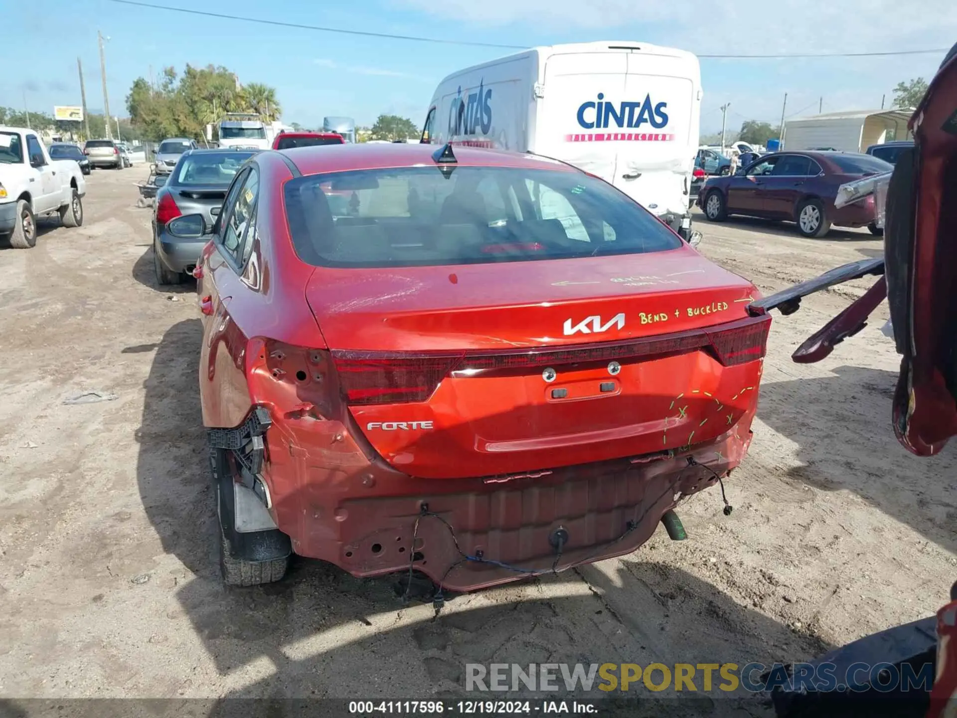 16 fotografías del automóvil dañado 3KPF24AD0NE420935 KIA FORTE 2022