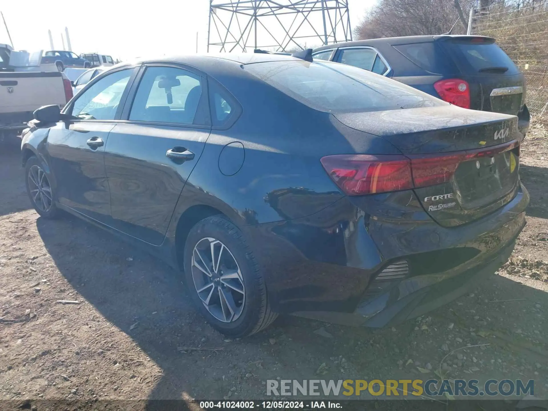 3 fotografías del automóvil dañado 3KPF24AD0NE456298 KIA FORTE 2022
