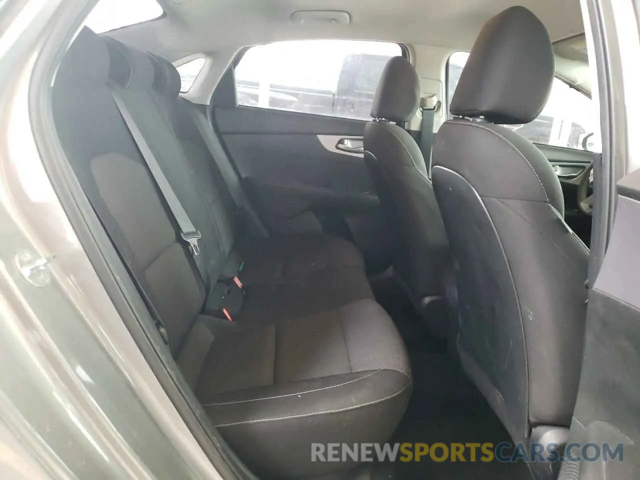 11 fotografías del automóvil dañado 3KPF24AD0NE462036 KIA FORTE 2022