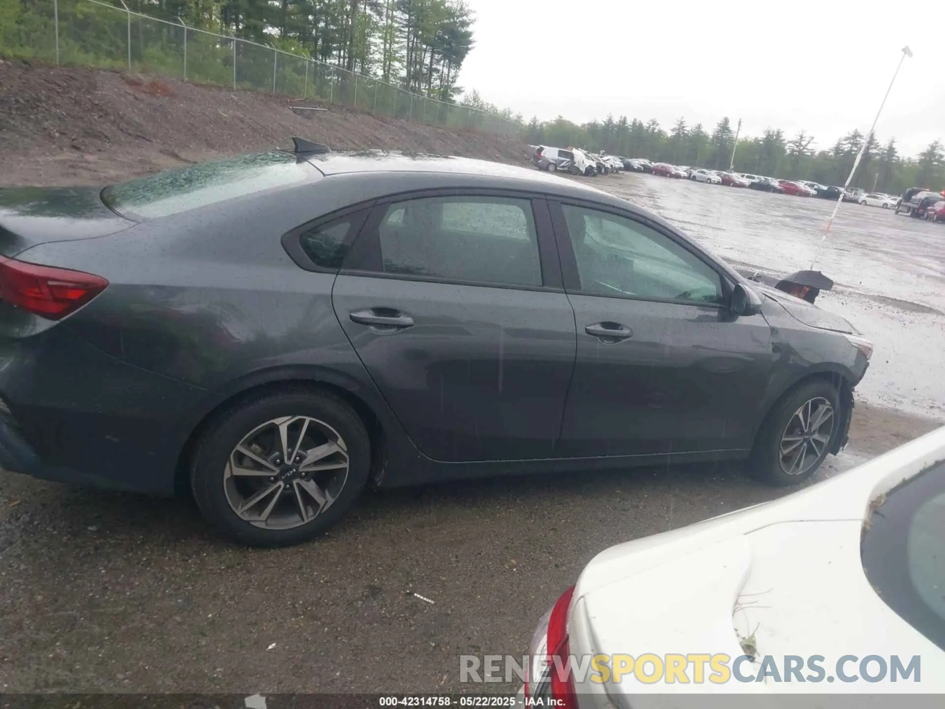 14 fotografías del automóvil dañado 3KPF24AD0NE464353 KIA FORTE 2022