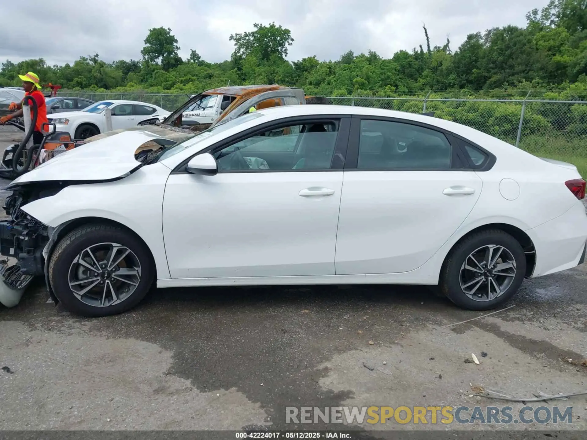 13 fotografías del automóvil dañado 3KPF24AD1NE418045 KIA FORTE 2022