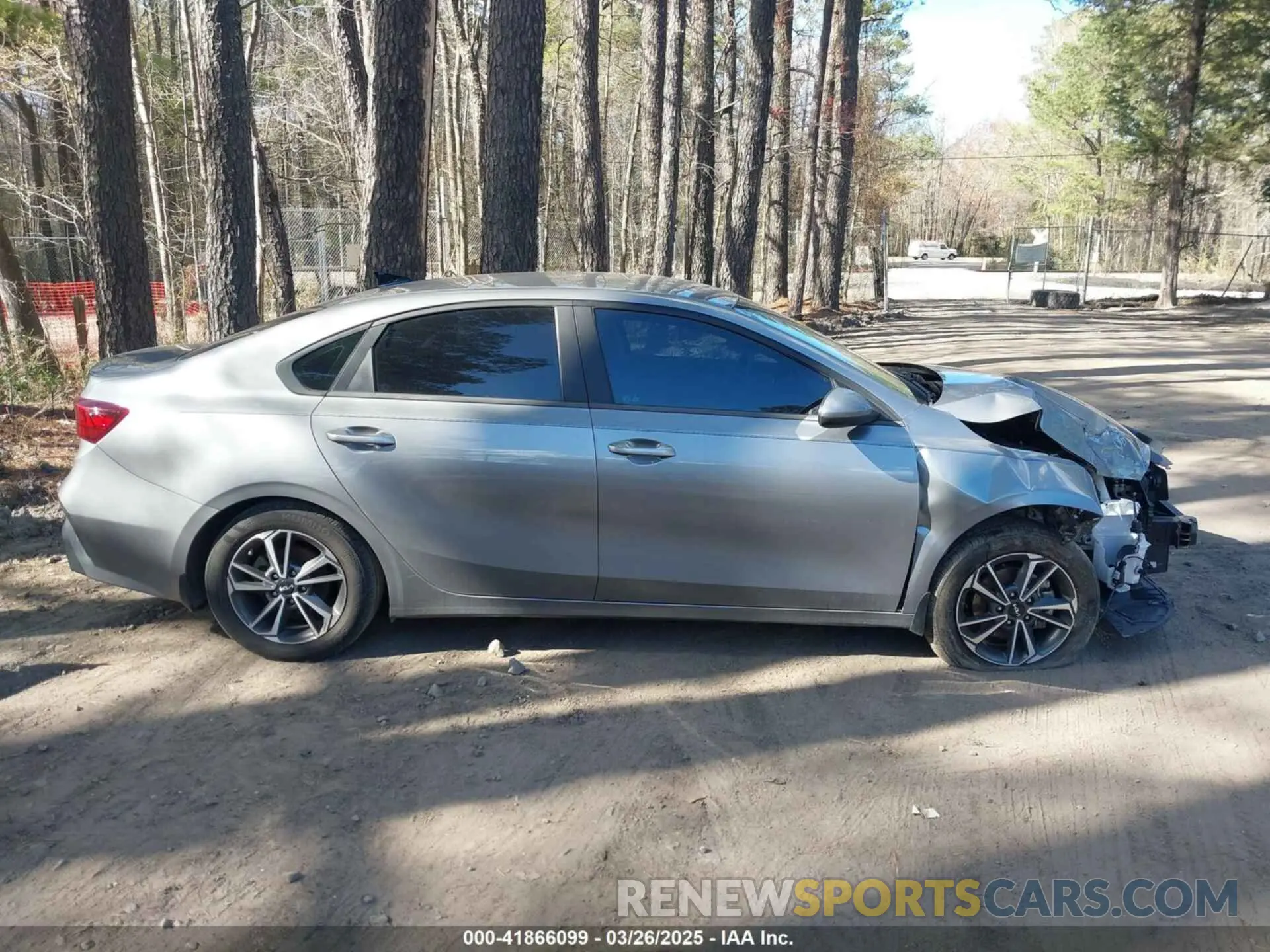 14 fotografías del automóvil dañado 3KPF24AD1NE430471 KIA FORTE 2022