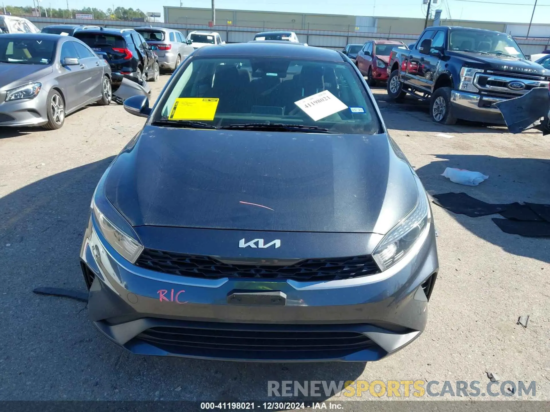 13 fotografías del automóvil dañado 3KPF24AD1NE445214 KIA FORTE 2022