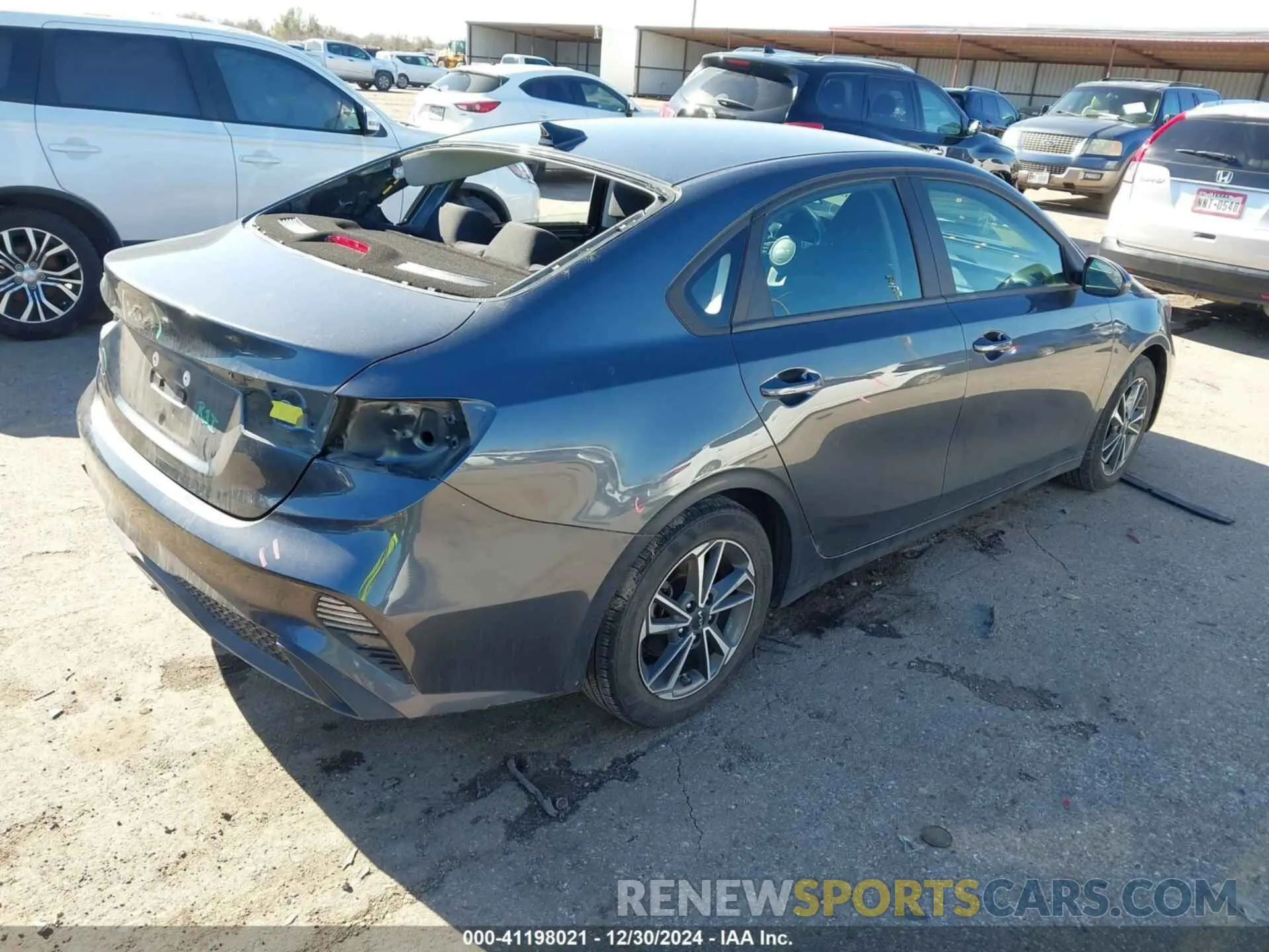 4 fotografías del automóvil dañado 3KPF24AD1NE445214 KIA FORTE 2022