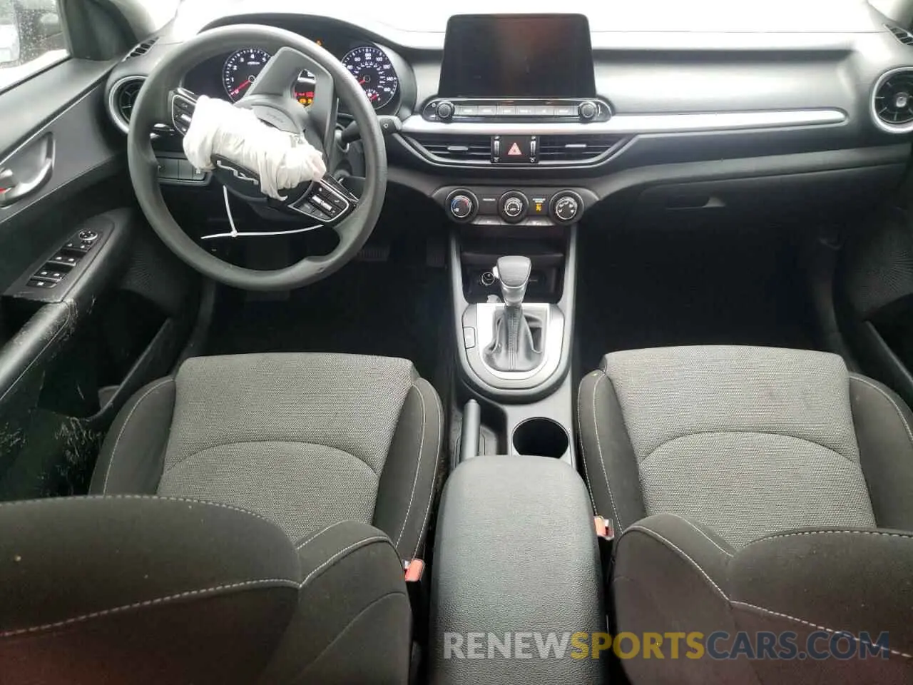 8 fotografías del automóvil dañado 3KPF24AD1NE456519 KIA FORTE 2022