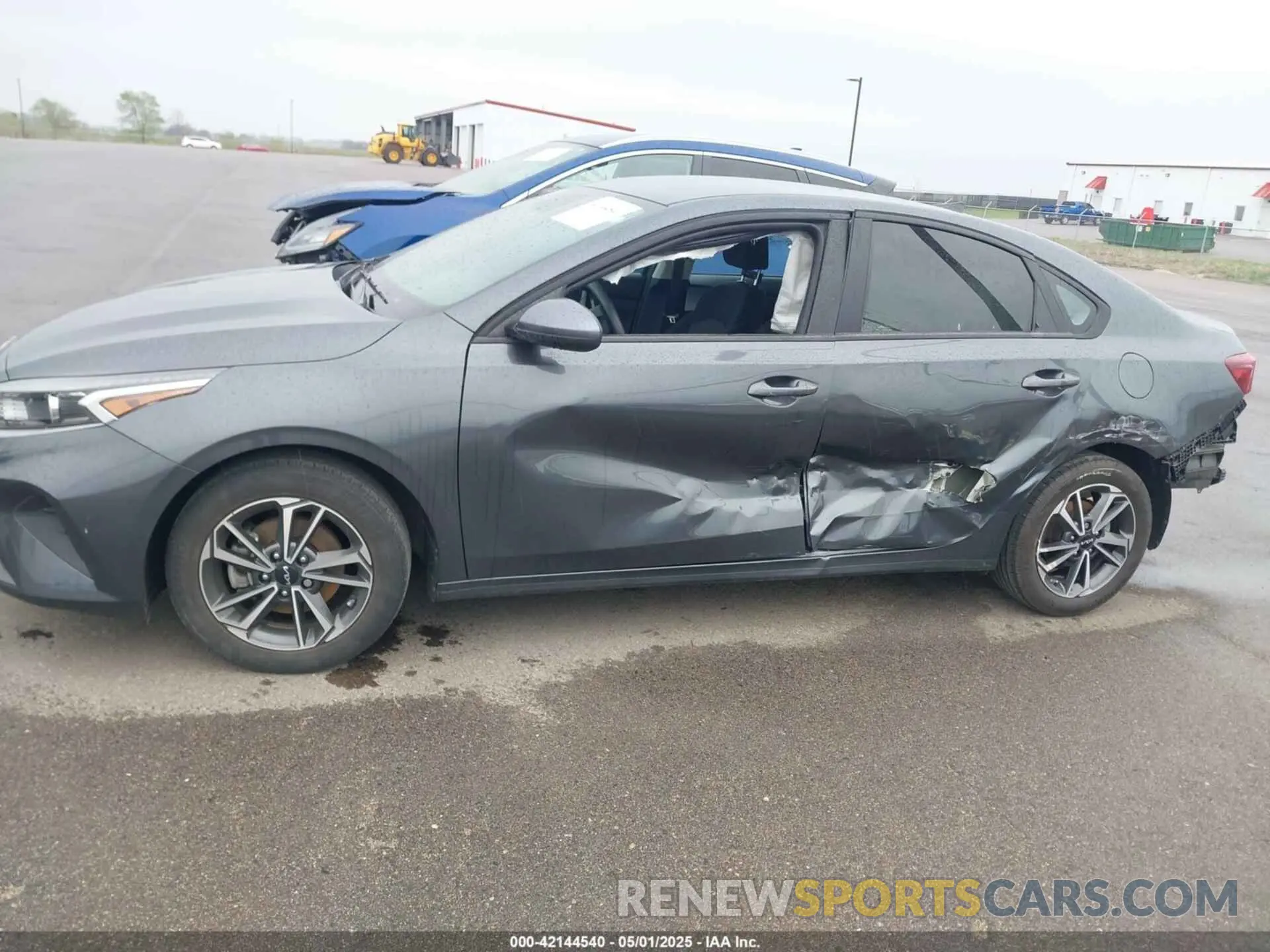 14 fotografías del automóvil dañado 3KPF24AD1NE460912 KIA FORTE 2022