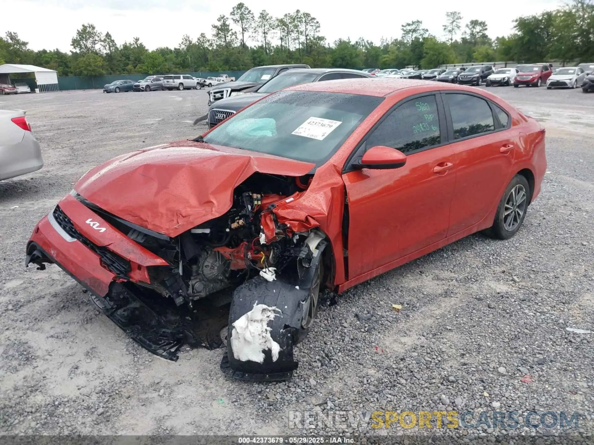 2 fotografías del automóvil dañado 3KPF24AD1NE487950 KIA FORTE 2022
