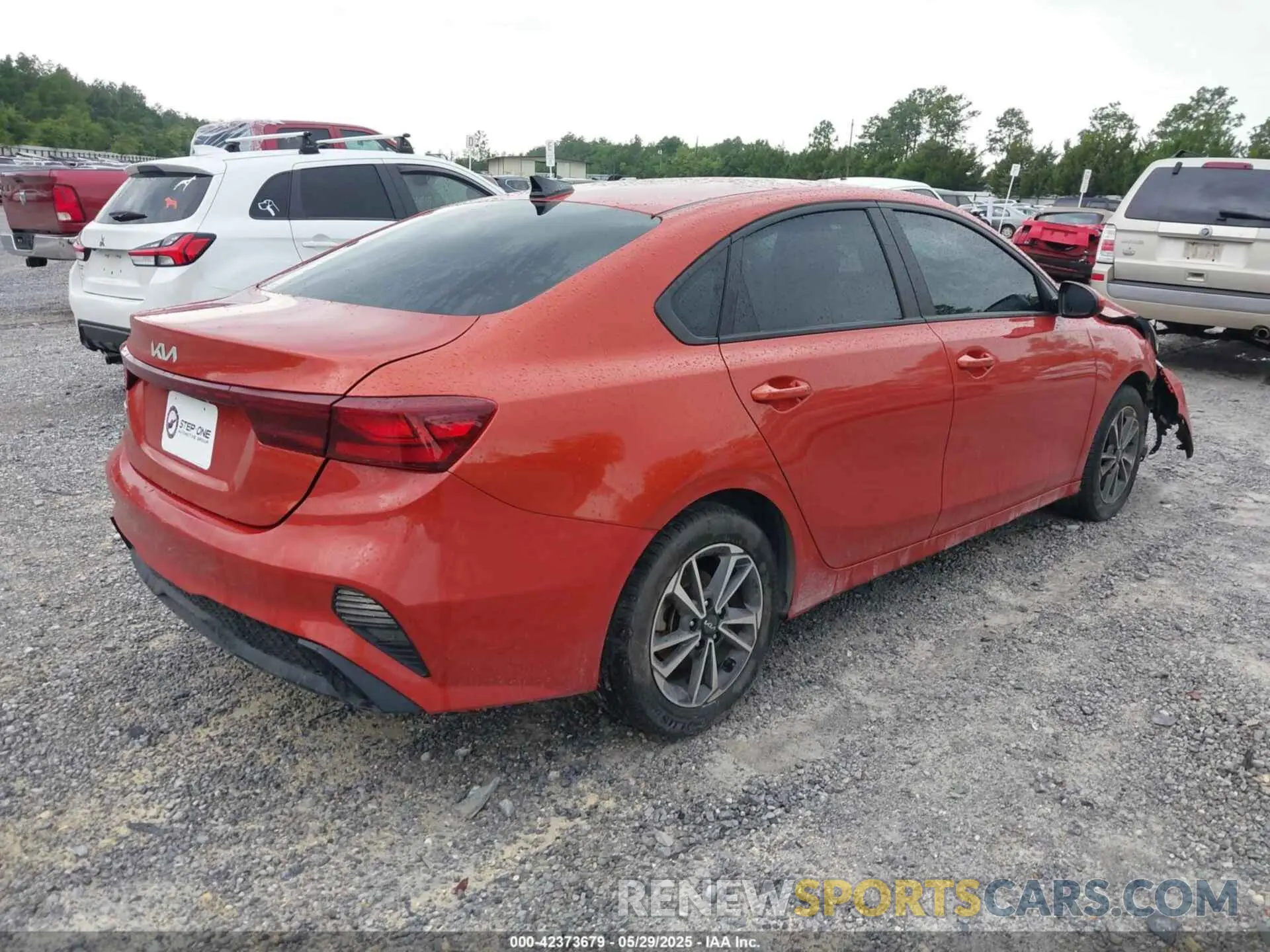 4 fotografías del automóvil dañado 3KPF24AD1NE487950 KIA FORTE 2022