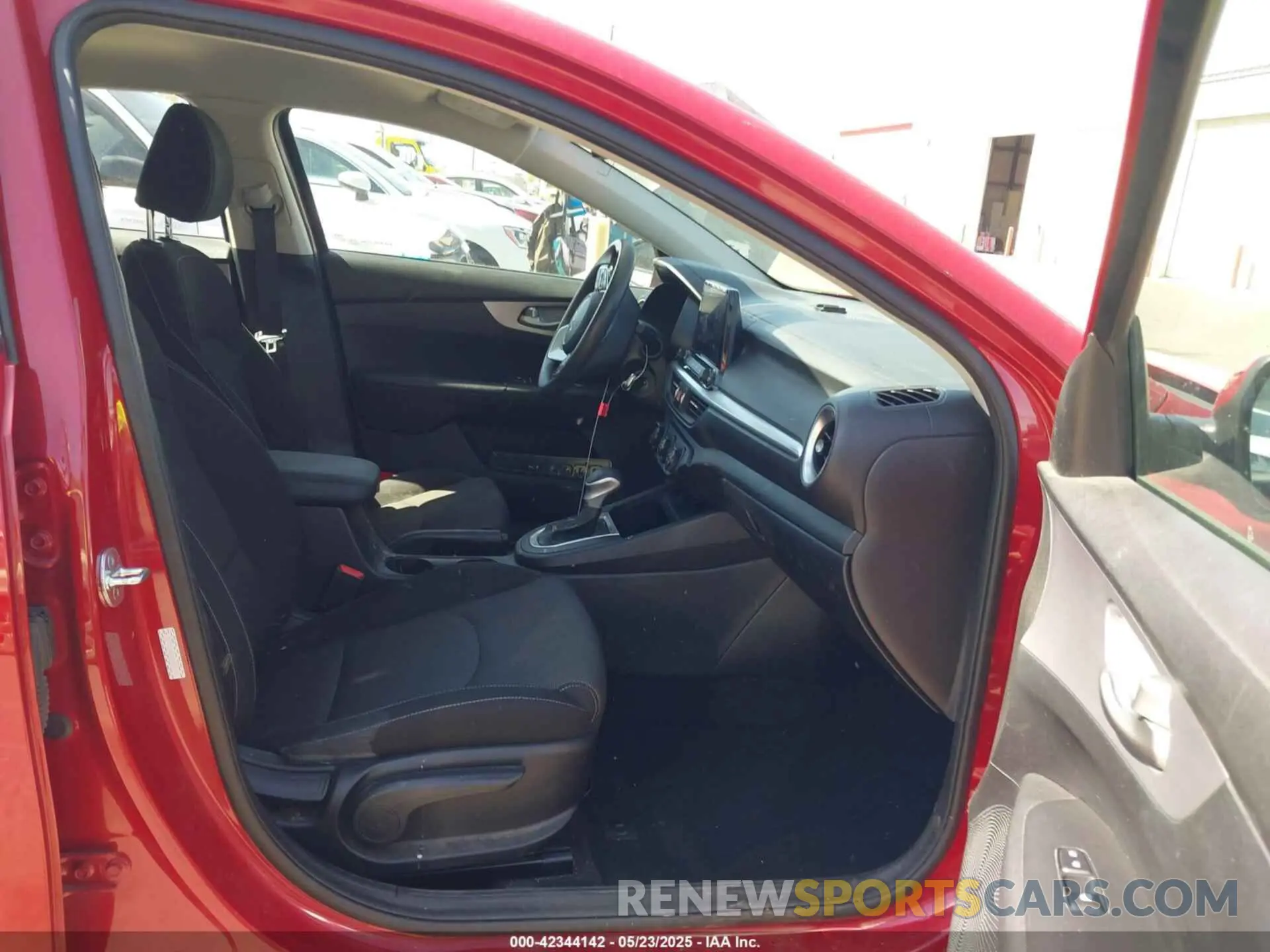 5 fotografías del automóvil dañado 3KPF24AD2NE451474 KIA FORTE 2022